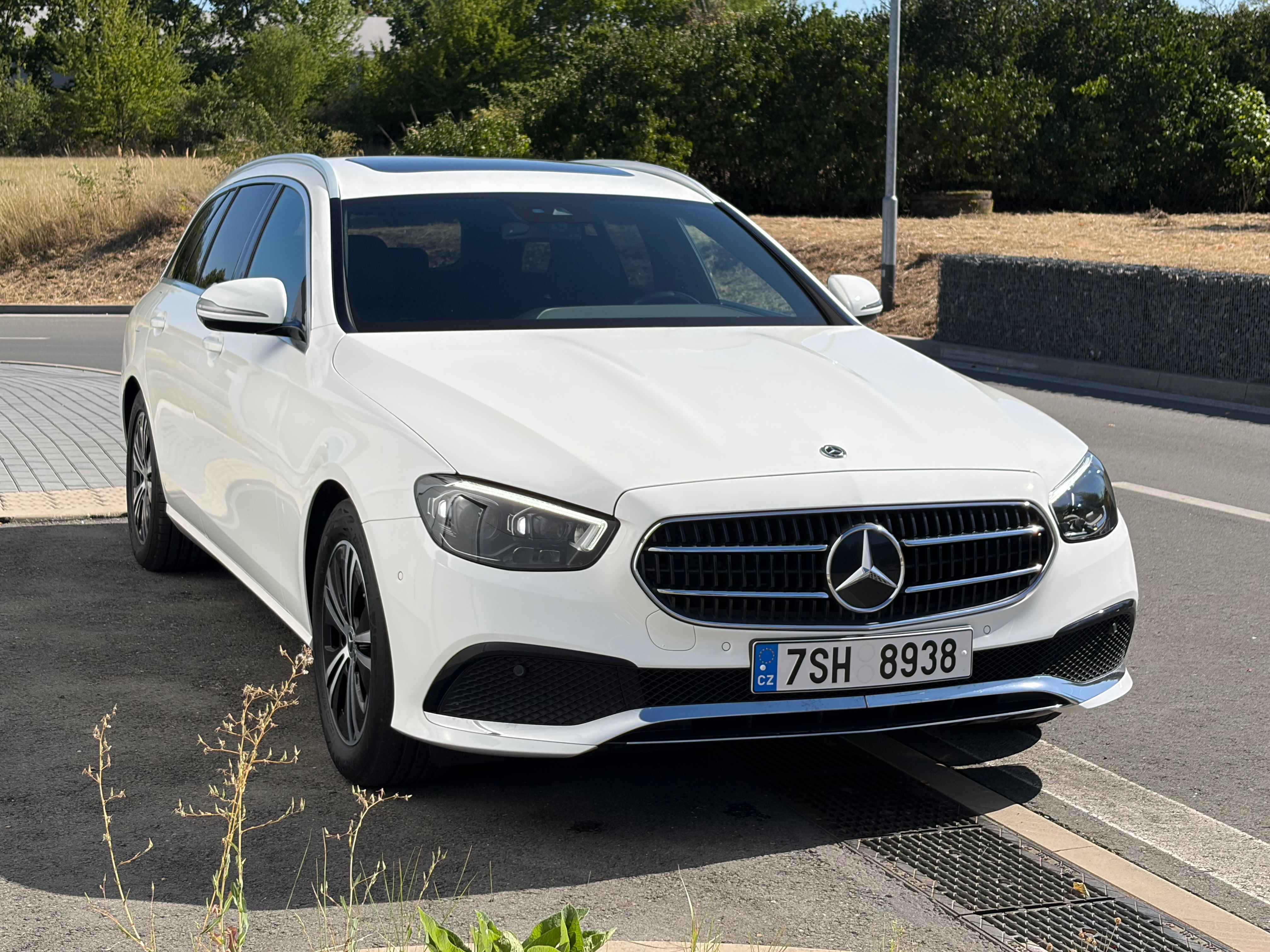 Mercedes-Benz Třídy E, 220d Avantgarde - fotka 3