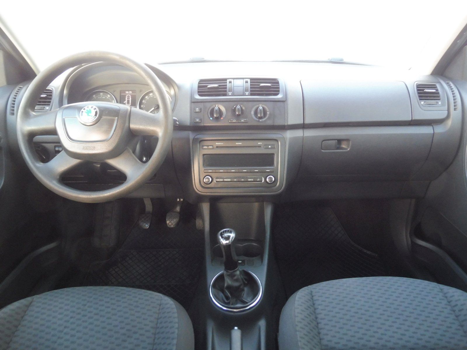 Škoda Fabia, Ambiente 1,2 TSI 63kW - fotka 5