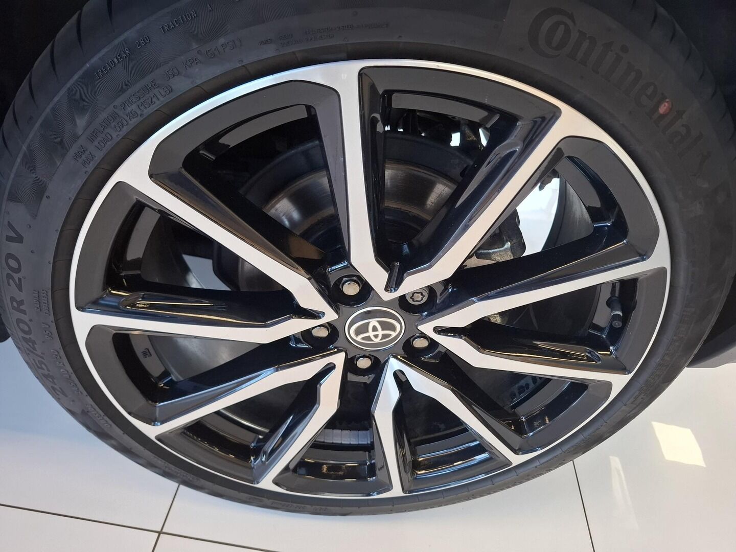 Toyota C-HR, 2.0HEV 112KW GR Sport AWD 2024 - fotka 5