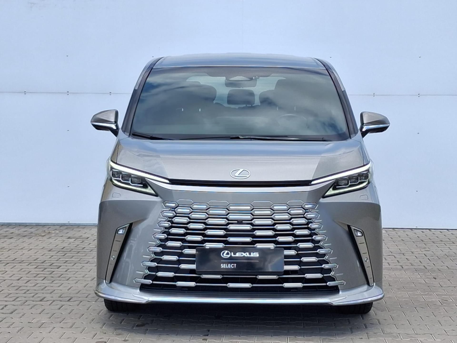 Lexus LM 350h, 2.5 HSD e-CVT AWD Luxury - fotka 4