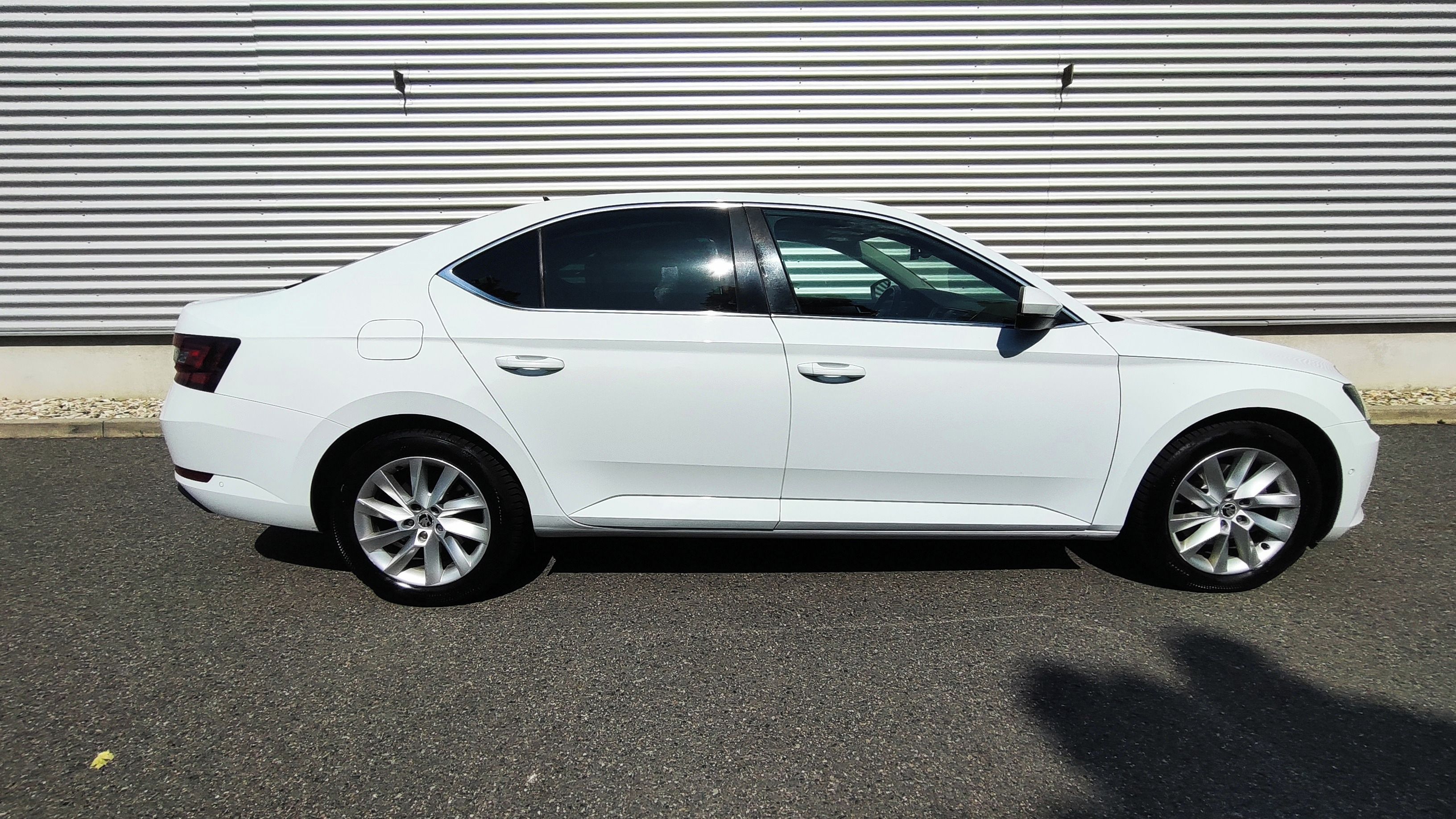 Škoda Superb, 1.6 TDI DSG 88 kW Style   DPH - fotka 6