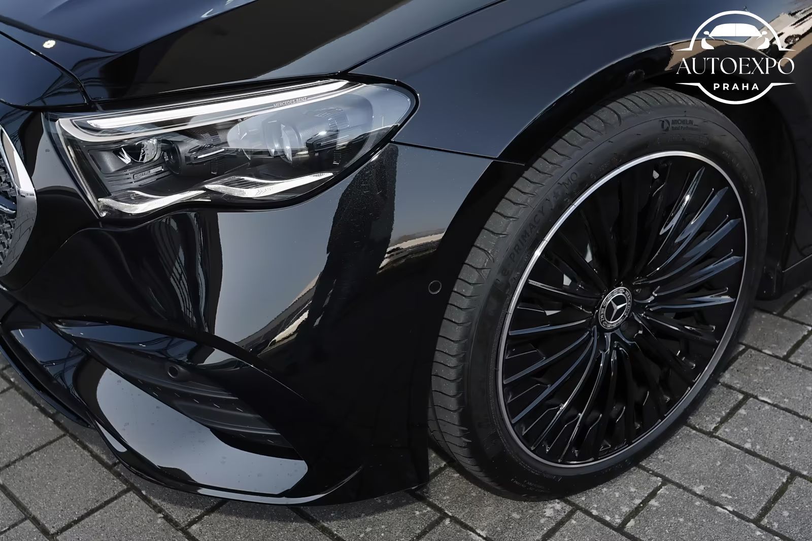 Mercedes-Benz Třídy E, 220d 4M AMG Limousine* - fotka 3