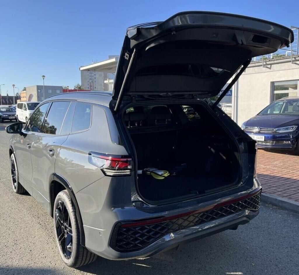 Volkswagen Tayron, R-Line 1,5 TSI eHybrid 150 kW - fotka 4