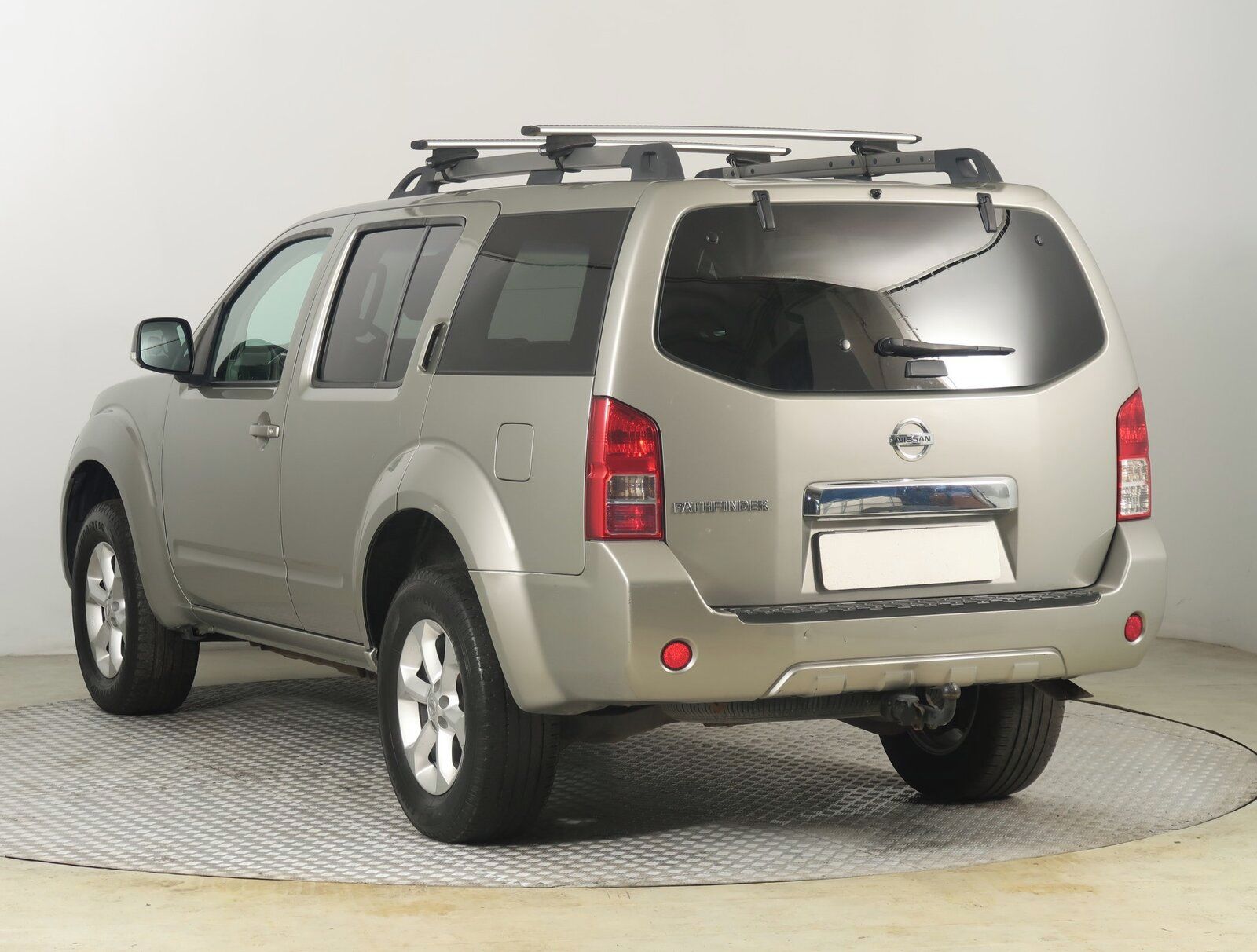 Nissan Pathfinder, 2.5 dCi, 4X4, 7 míst - fotka 4