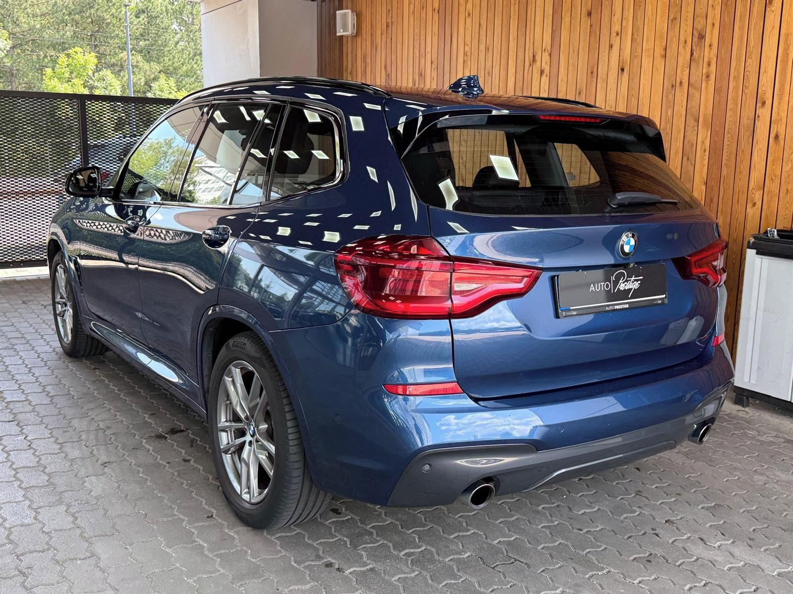 BMW X3, 30d M Pano Webasto - fotka 2