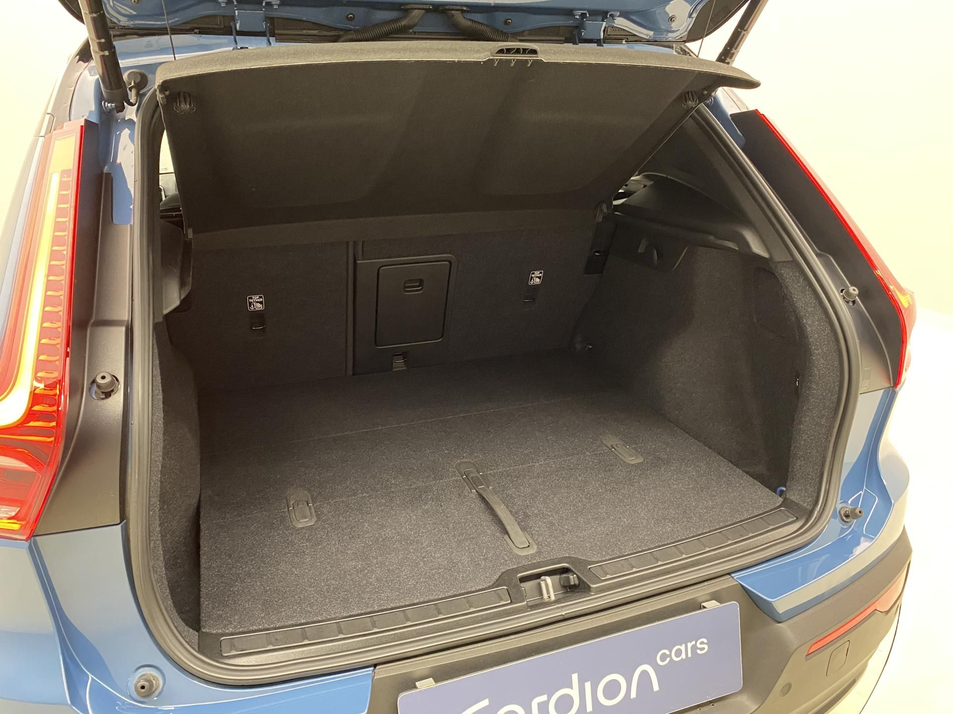 Volvo XC40, PURE ELECTRIC RECHARGE PLUS - fotka 6