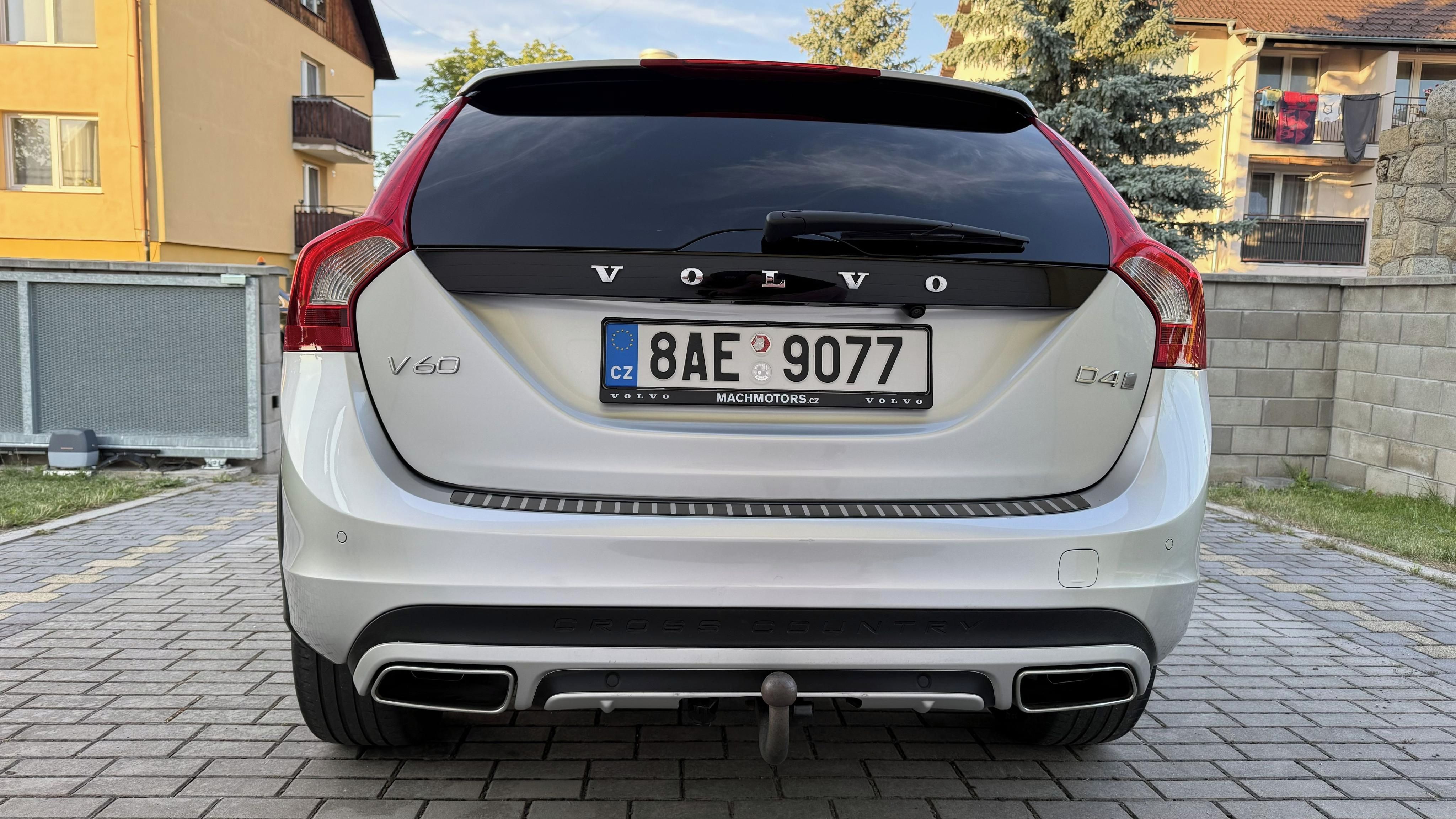 Volvo V60, Cross Country, D4 140kW - fotka 6