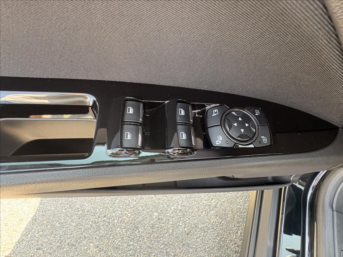 Ford Mondeo, 2,0 TDCi110kW,Led,ACC,Nav,Výhř - fotka 4