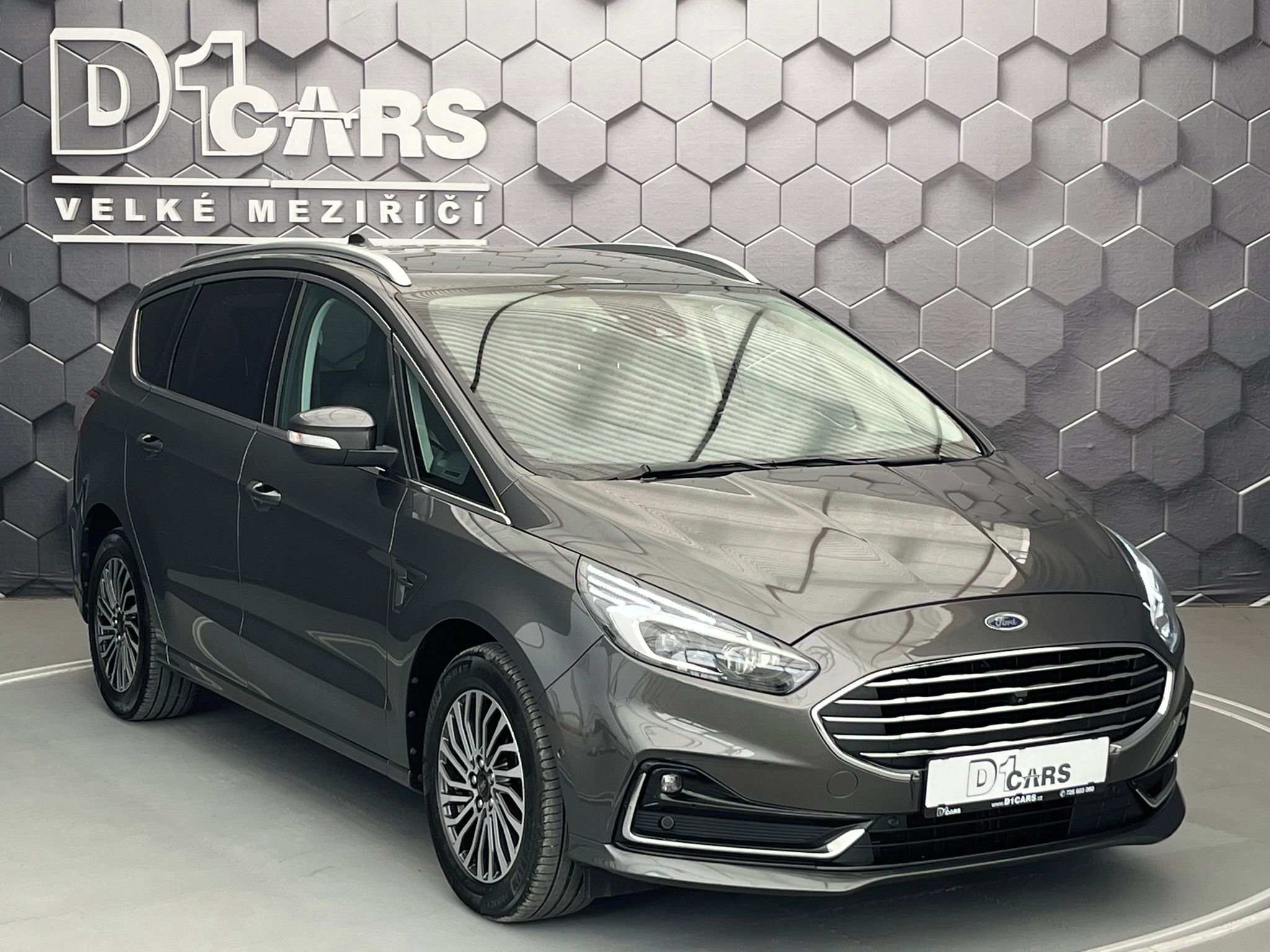Ford S-MAX, 2,5 HEV Titanium 7 míst - fotka 5