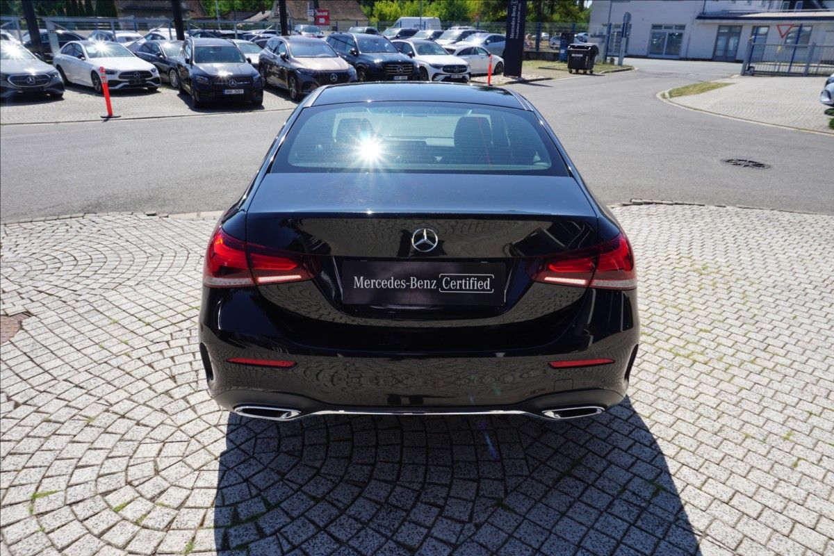 Mercedes-Benz Třídy A, 1,3 A 180 sedan 1. maj ČR - fotka 5