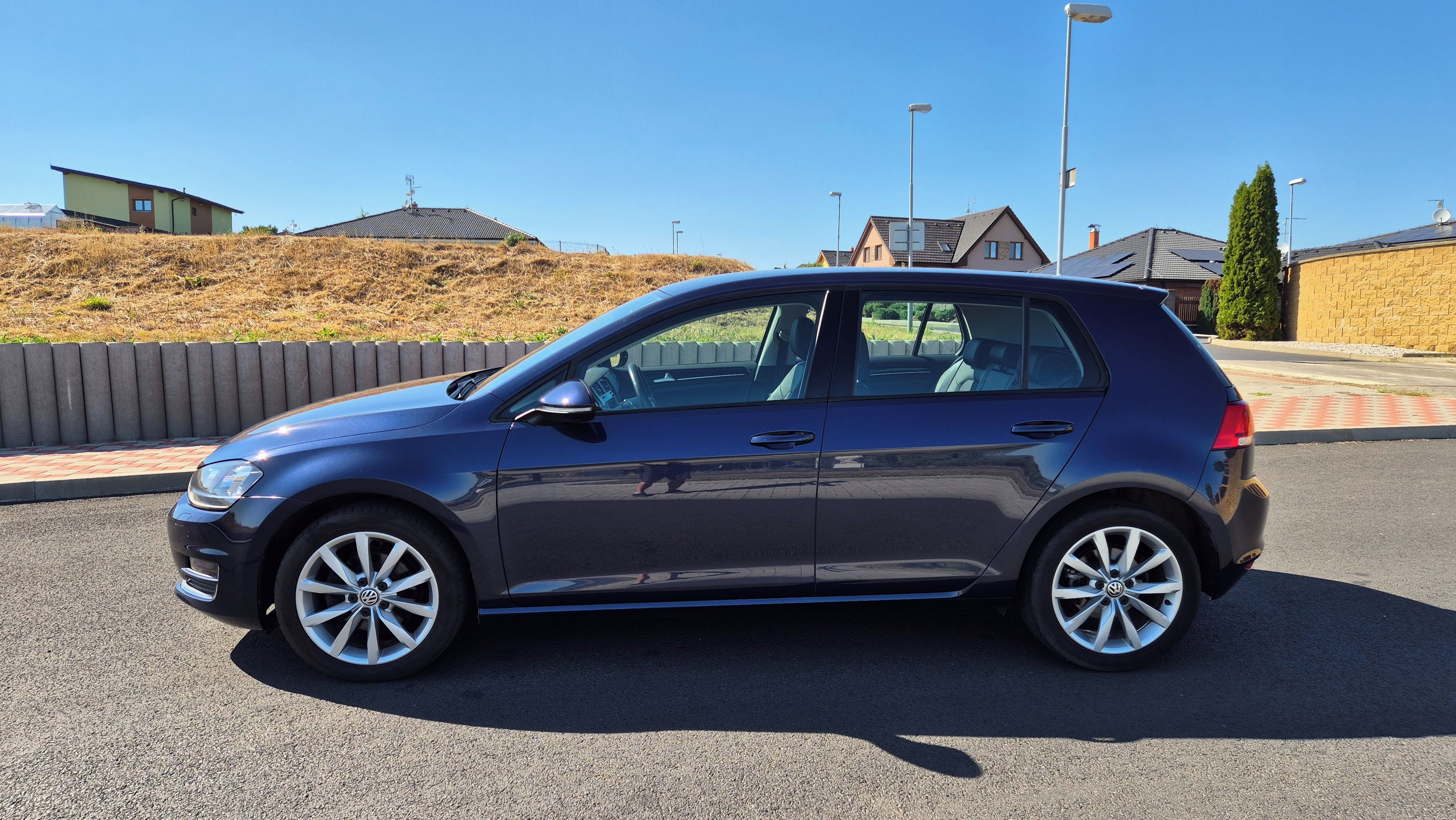 Volkswagen Golf, 1,4tsi 92kw Highline,servis VW - fotka 4