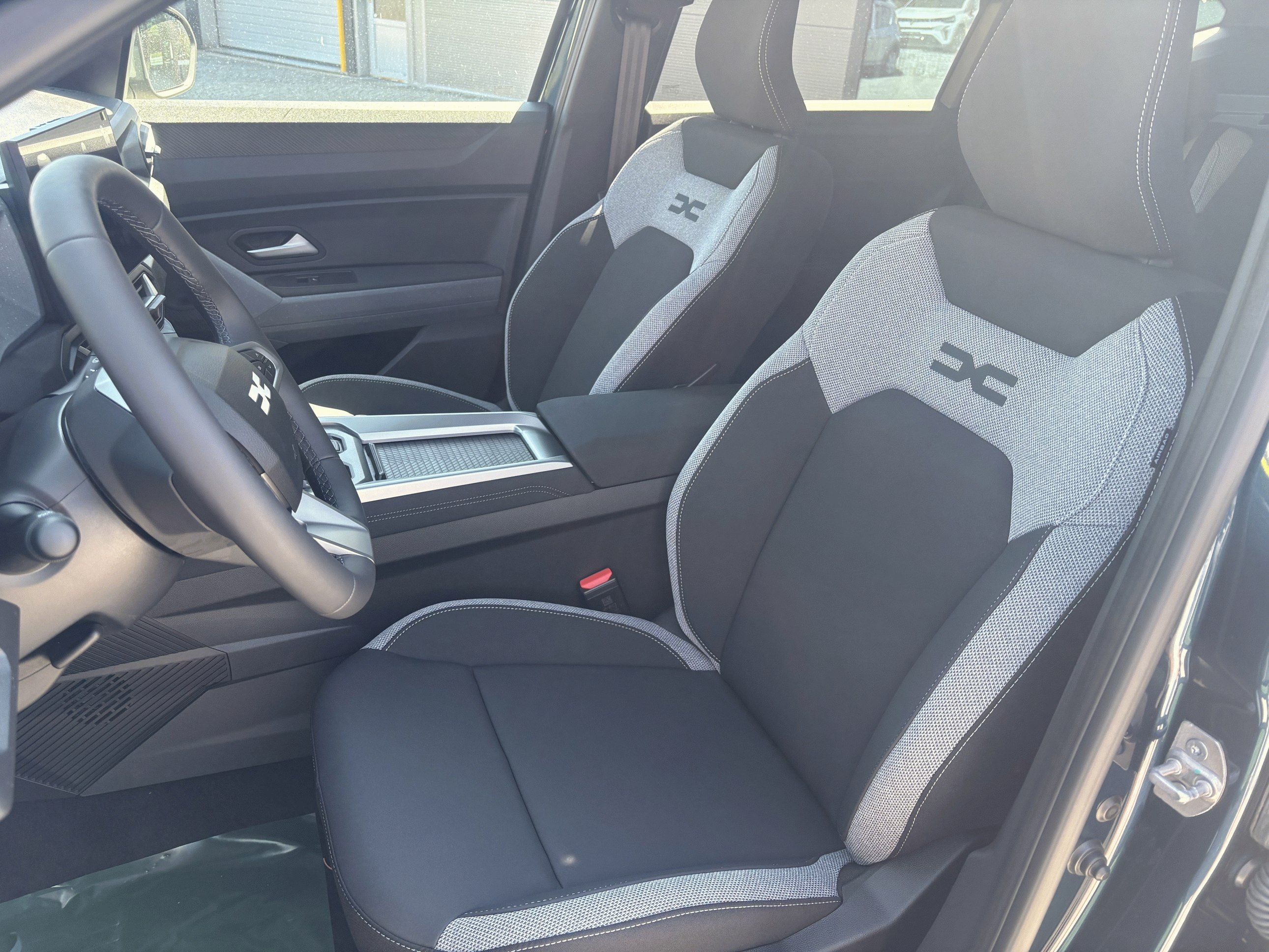 Dacia Bigster, Journey hybrid 155 - fotka 6