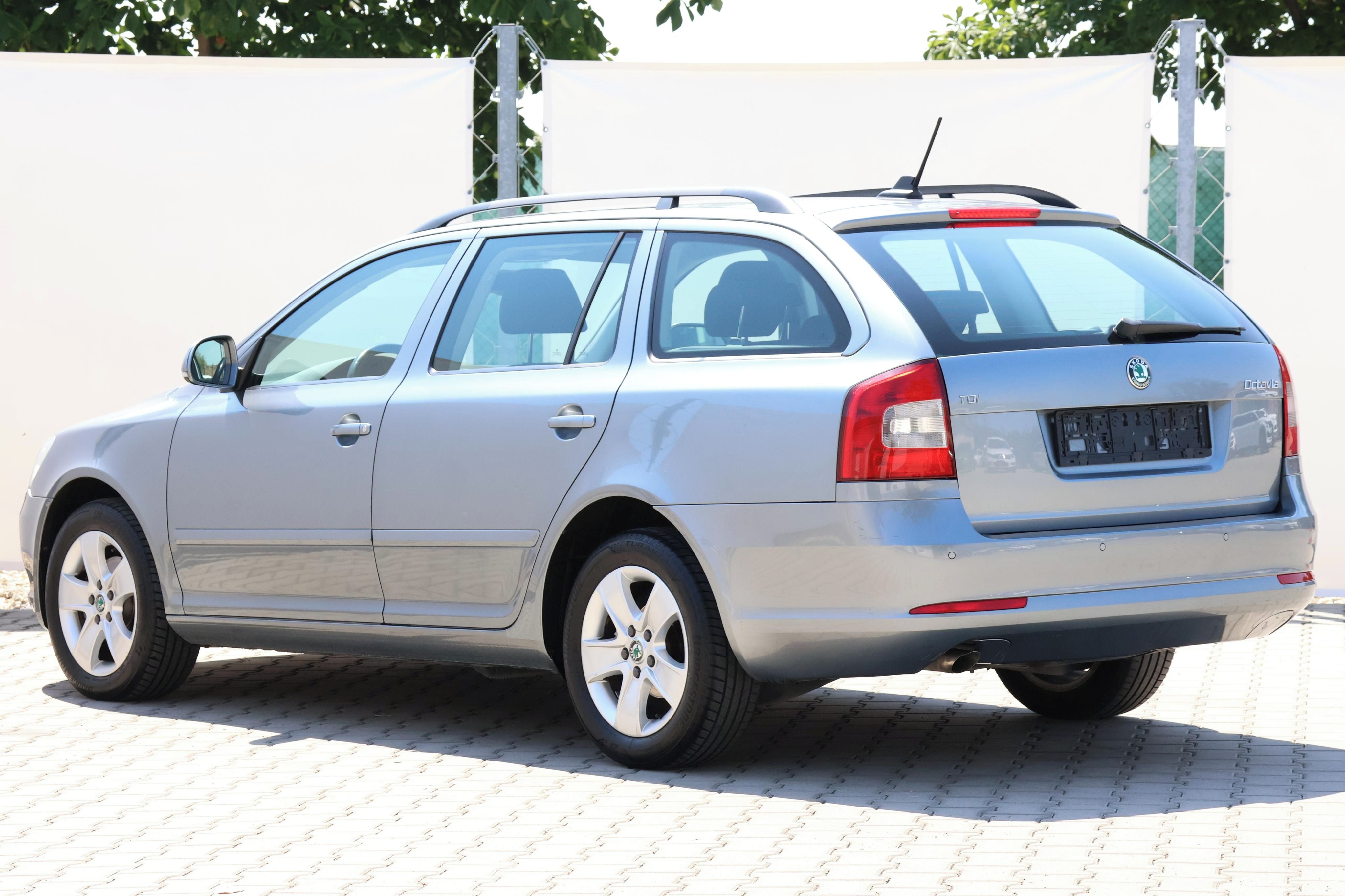 Škoda Octavia, 1.6TDI*77kW*1MAJ*163.197KM* - fotka 4