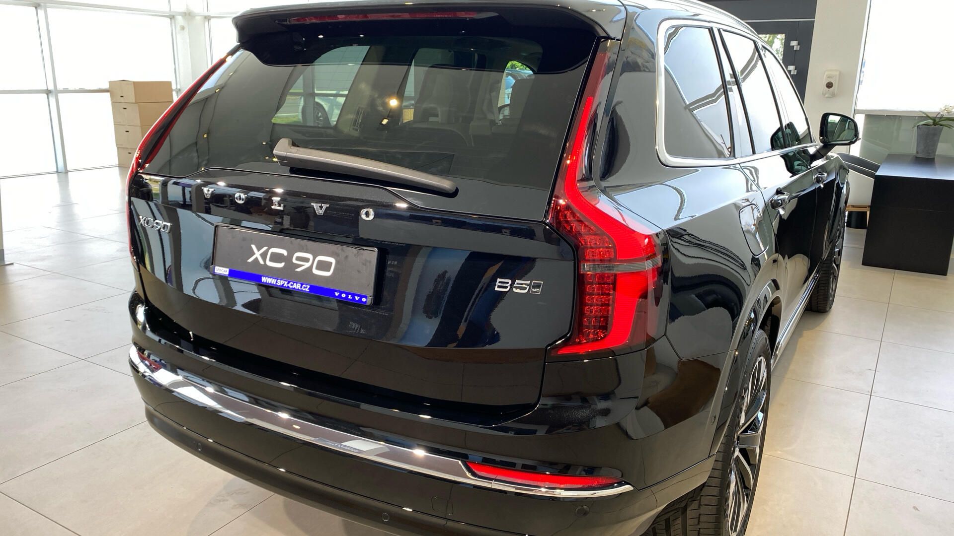 Volvo XC90, ULTRA BRIGHT, B5 AWD, 184+10 k - fotka 6