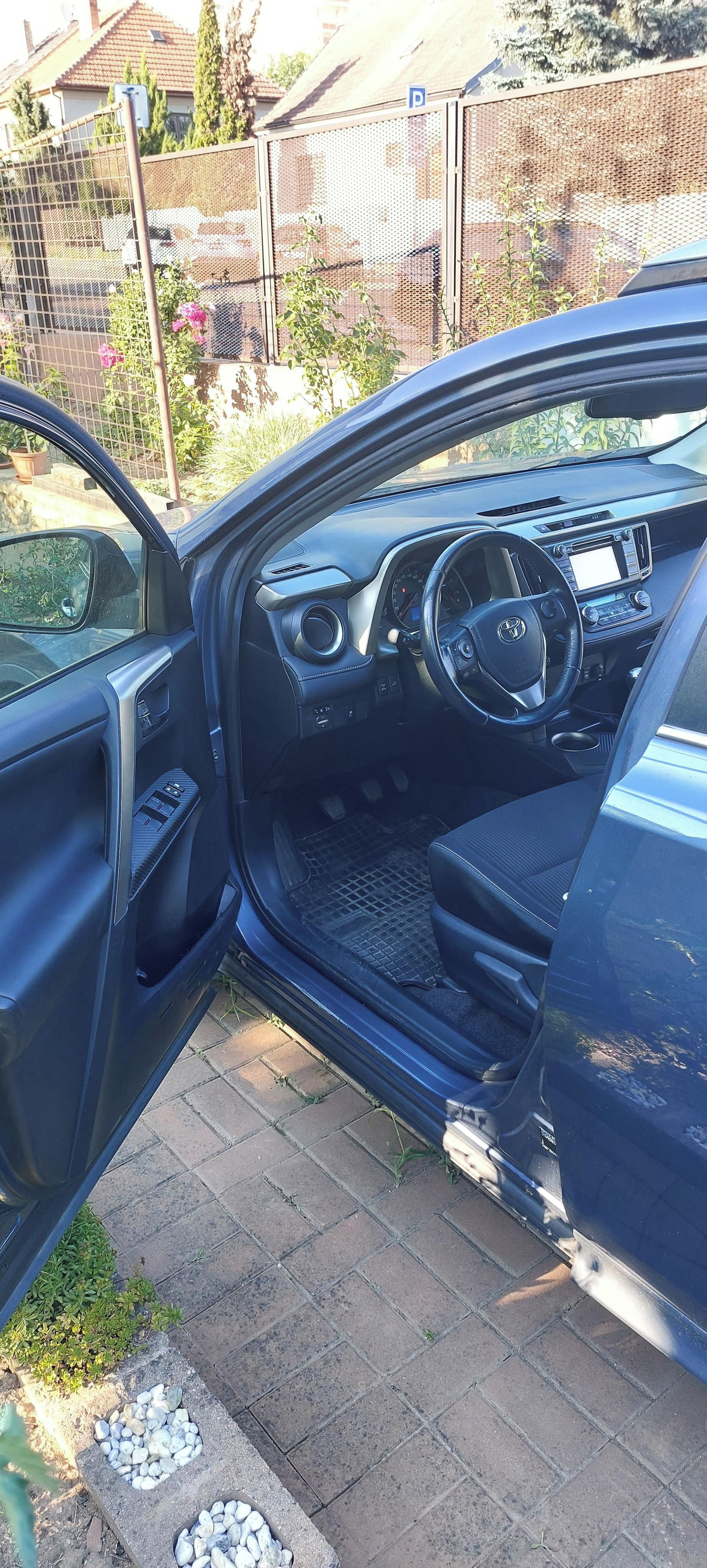 Toyota Rav4, Toyota RAV4 2.0 benzin - fotka 5