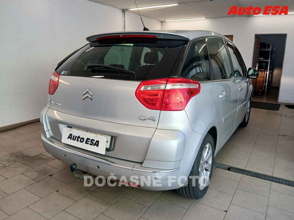 Citroën C4 Picasso, 1.6 HDi,2.maj,ČR,autoAC - fotka 2