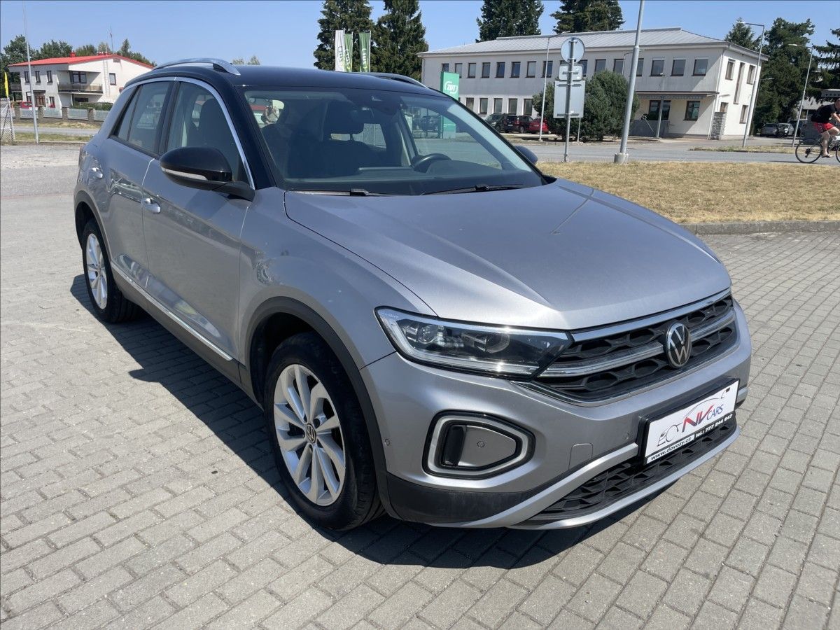 Volkswagen T-Roc, 2,0 TDi 110kw DSG R-Line LED R - fotka 6