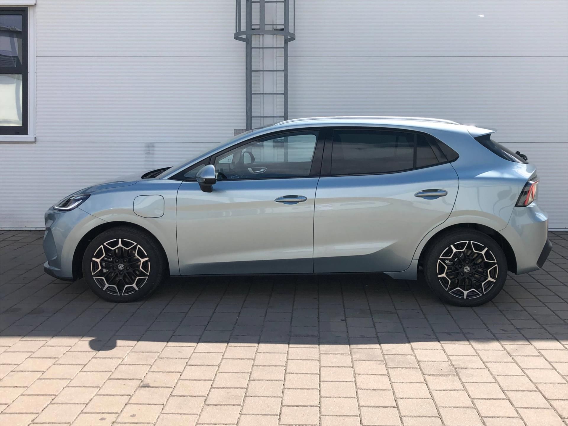 MG MG4, EV Premium 54kWh AT  URBAN - fotka 6