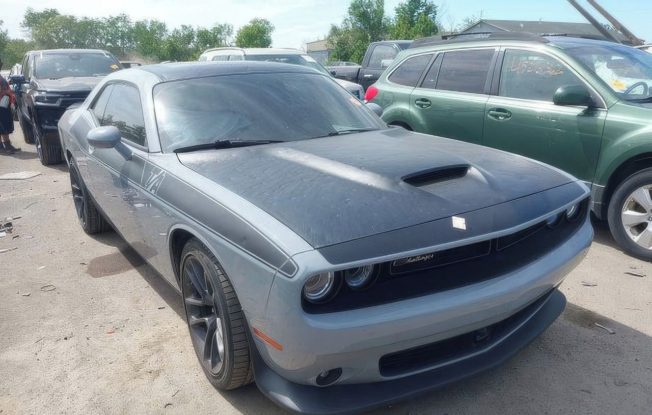 Dodge Challenger, Auto na cestě - fotka 2