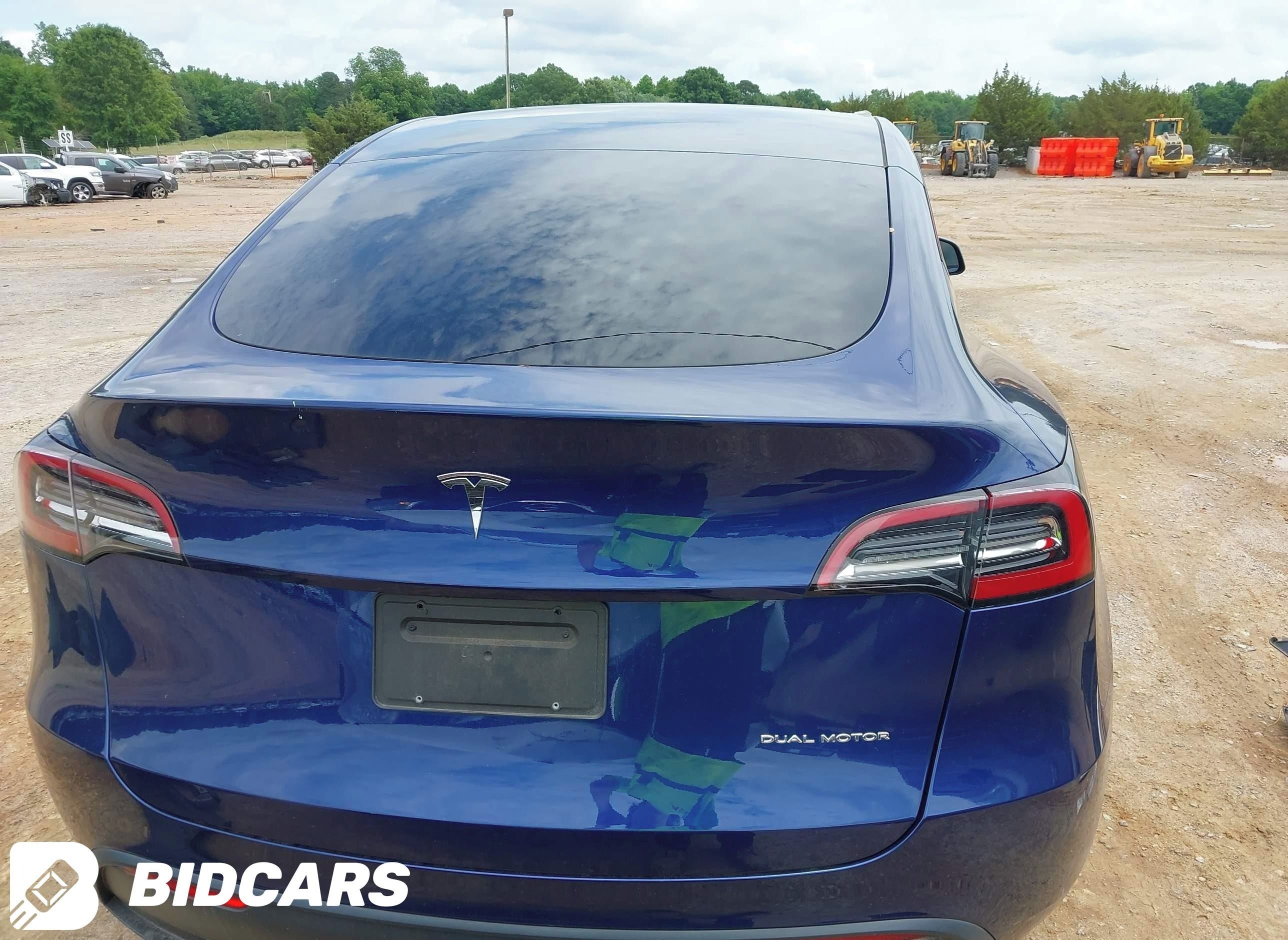 Tesla Model 3, Auto na cestě - fotka 5