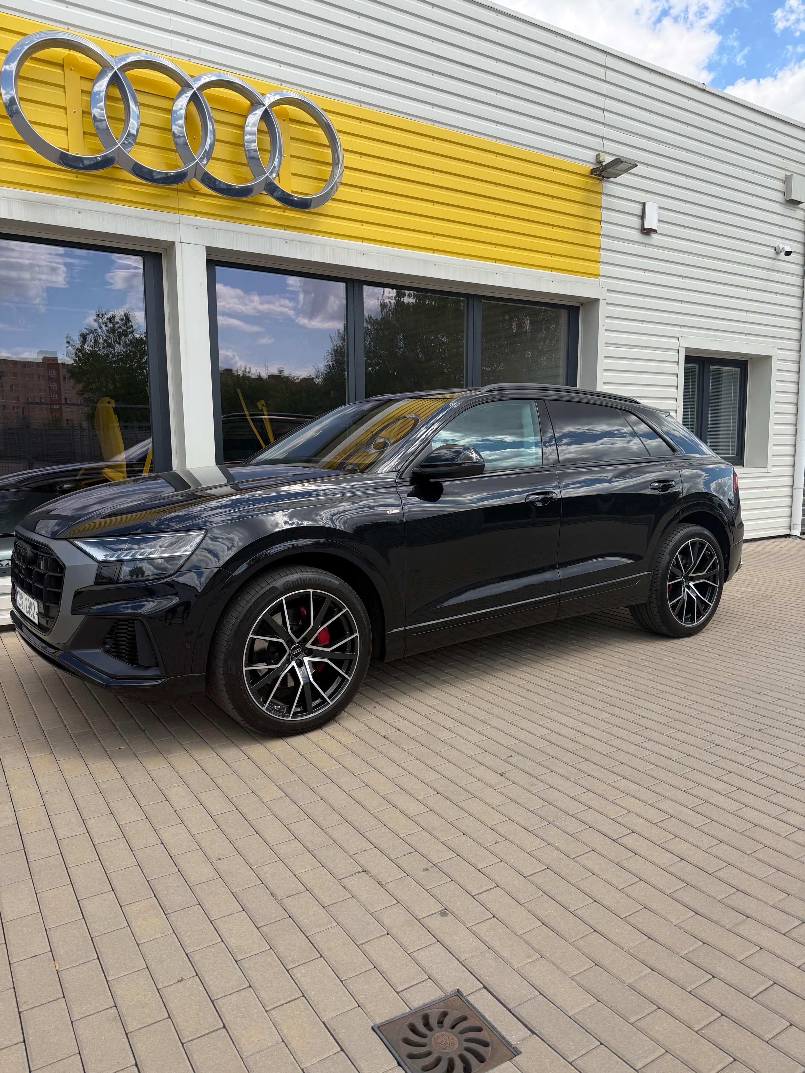 Audi Q8, S-line