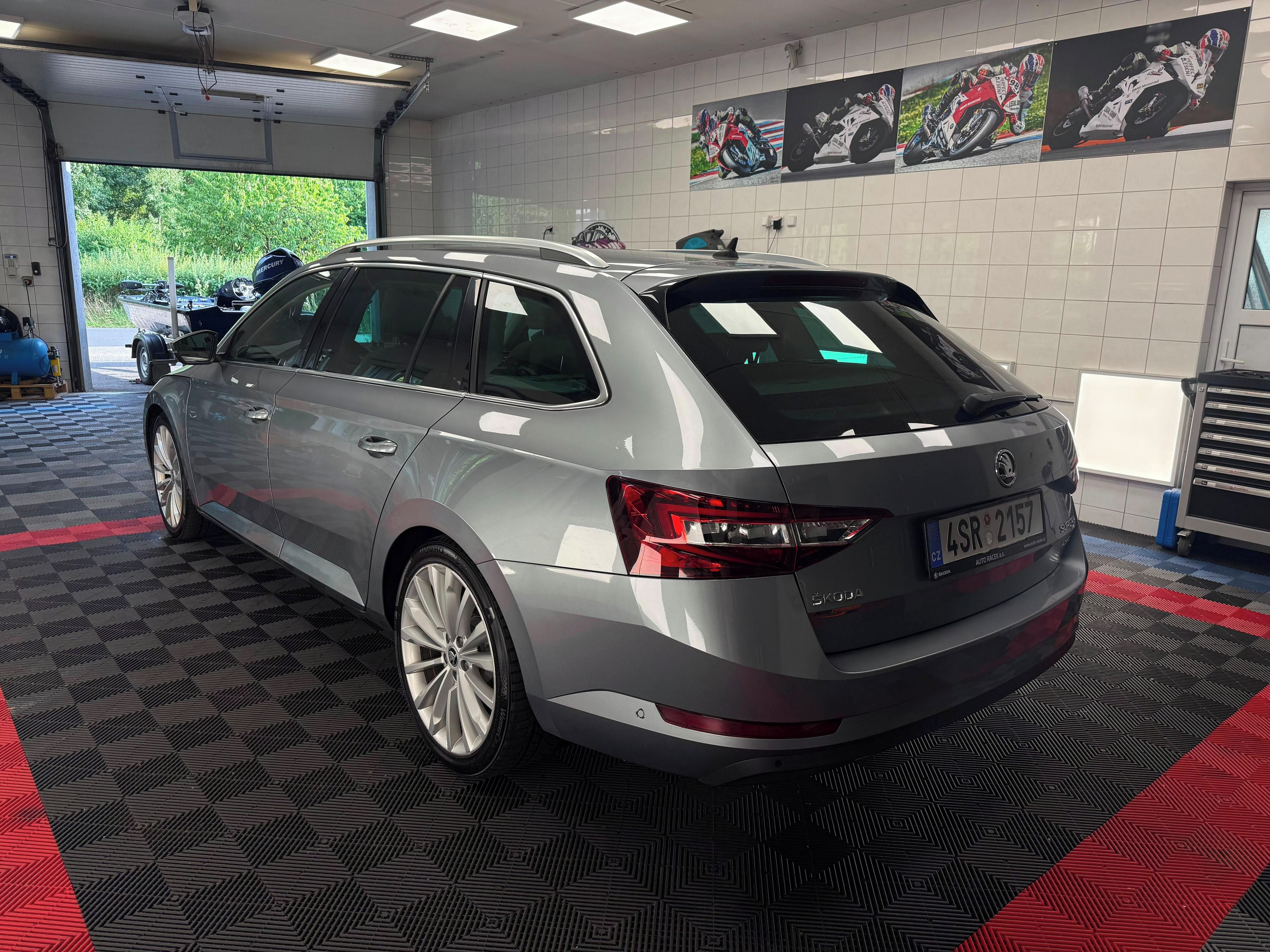 Škoda Superb, 2.0 TDI 140KW 4X4 - fotka 2