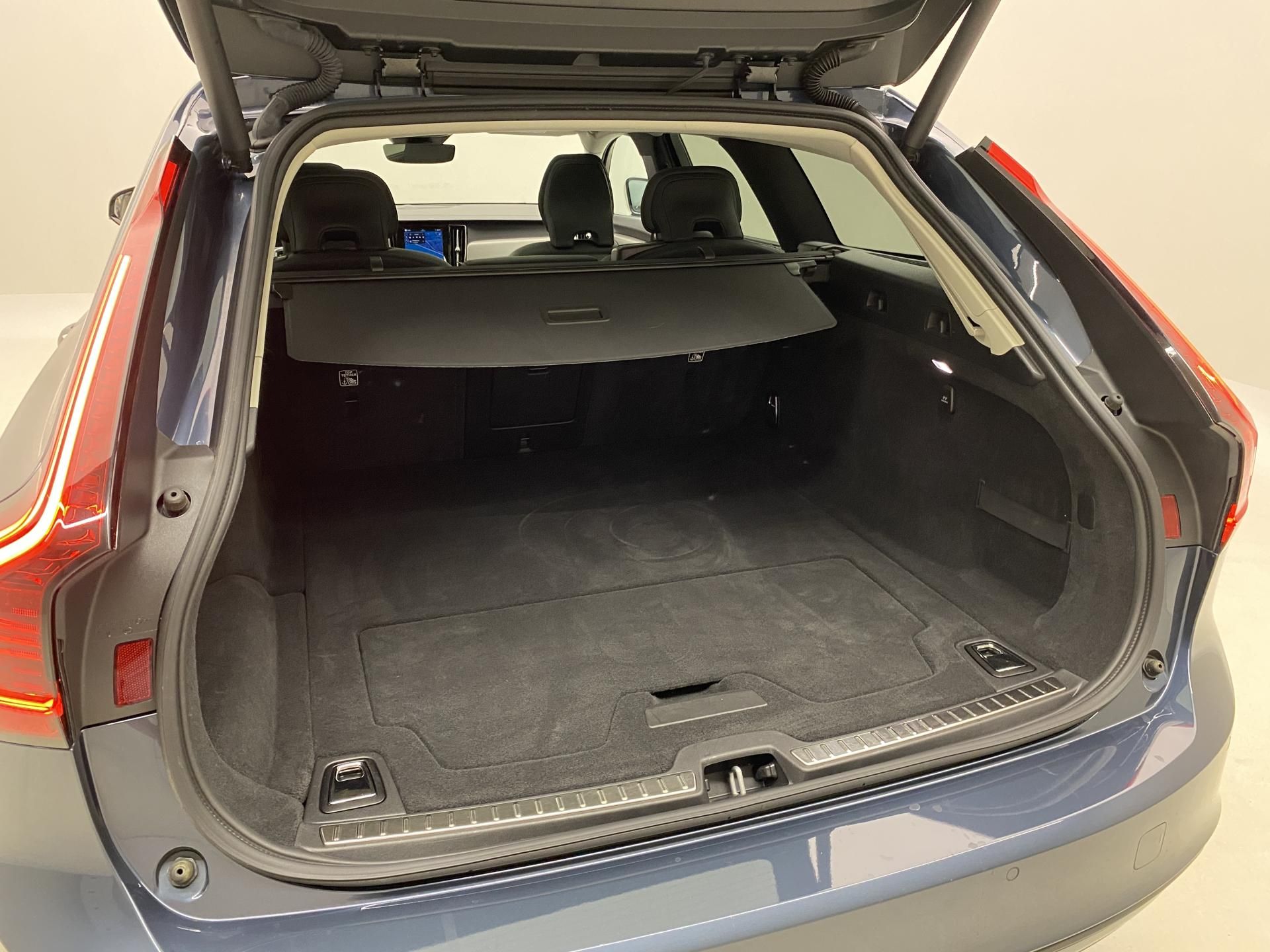 Volvo V90, T8 AWD RECHARGE DARK PLUS AUT - fotka 6
