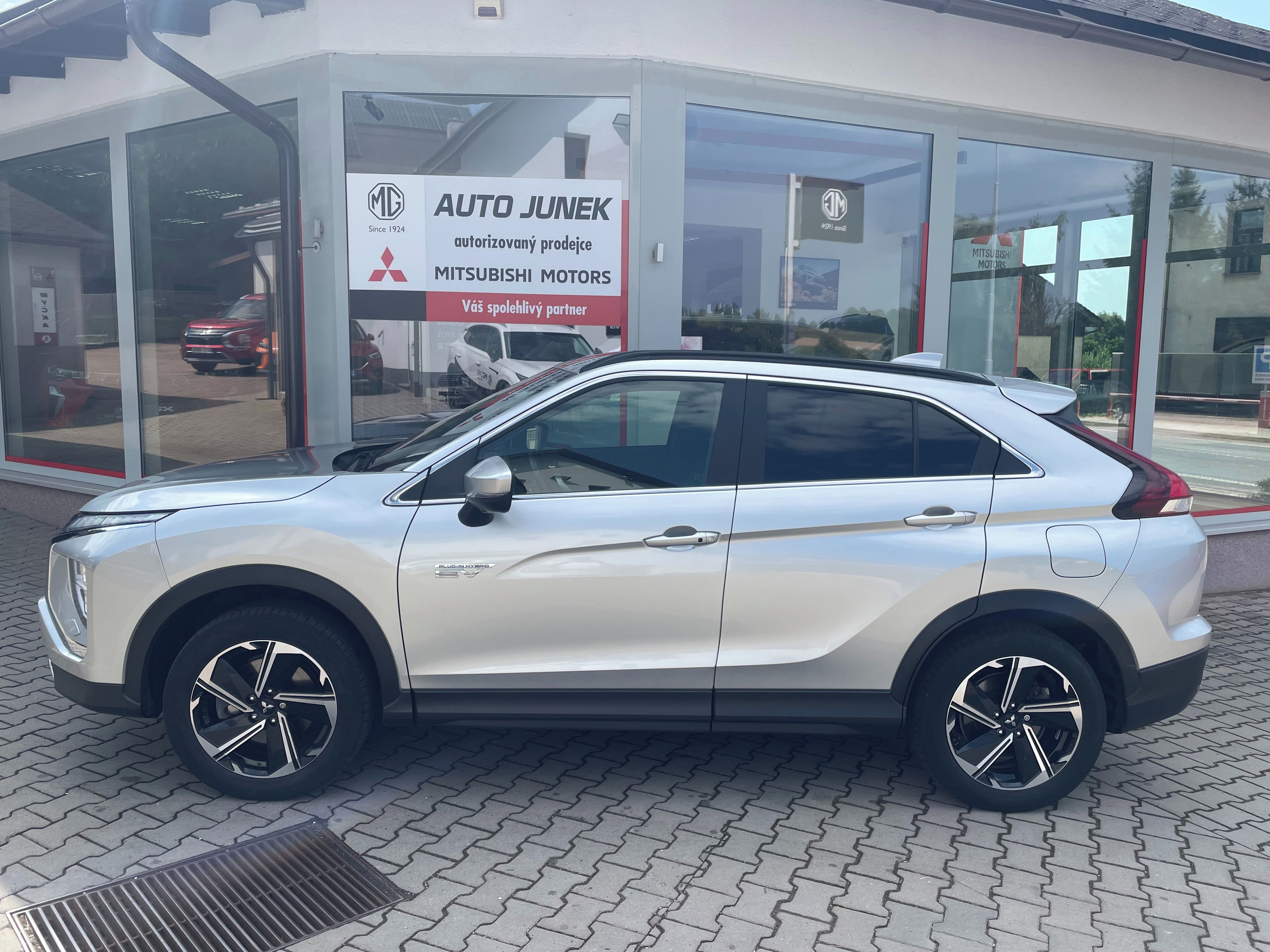 Mitsubishi Eclipse Cross, 2.4 PHEV INSTYLE - fotka 2