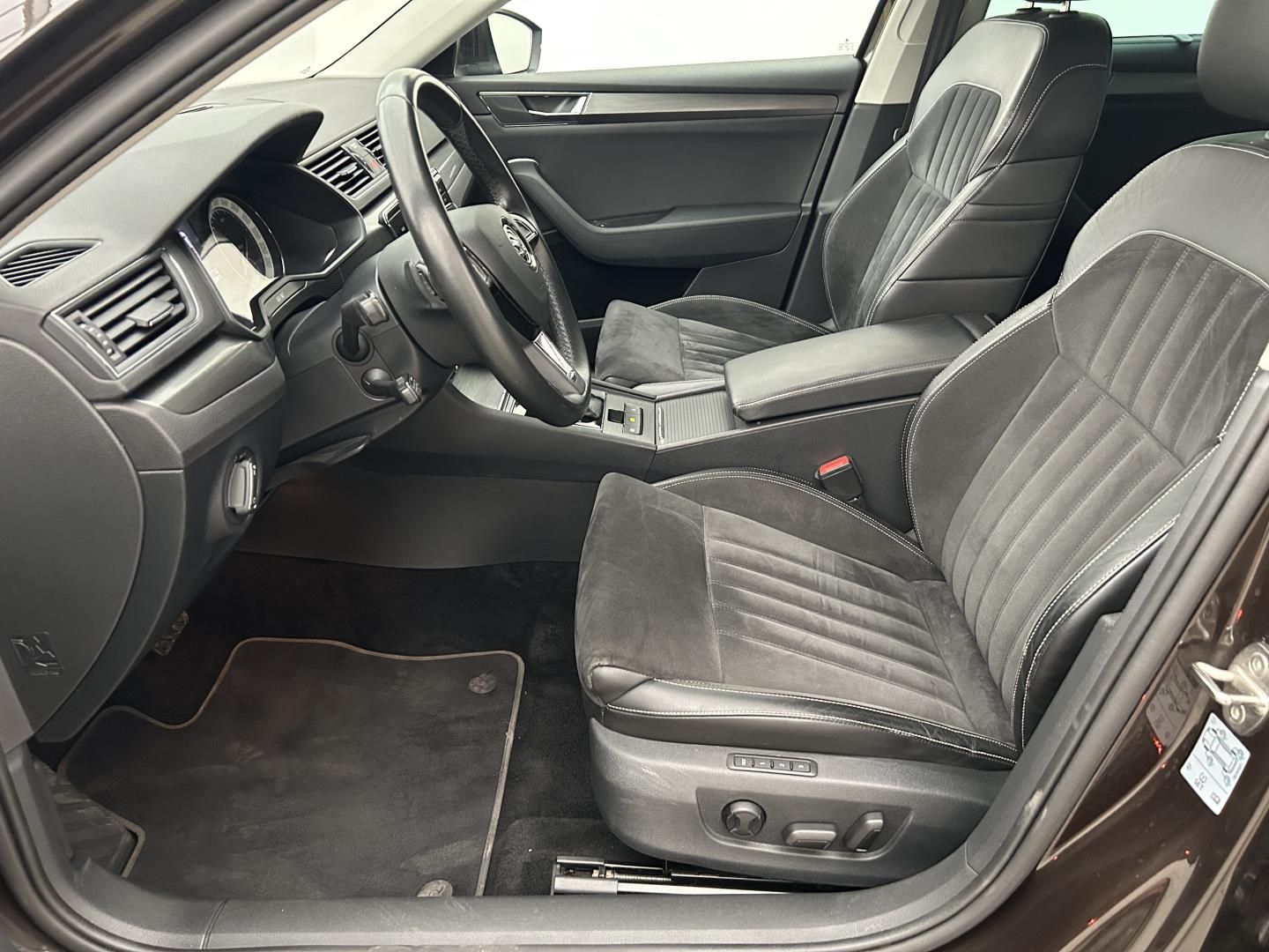Škoda Superb, 2.0TDI 110kW Style Plus - fotka 6