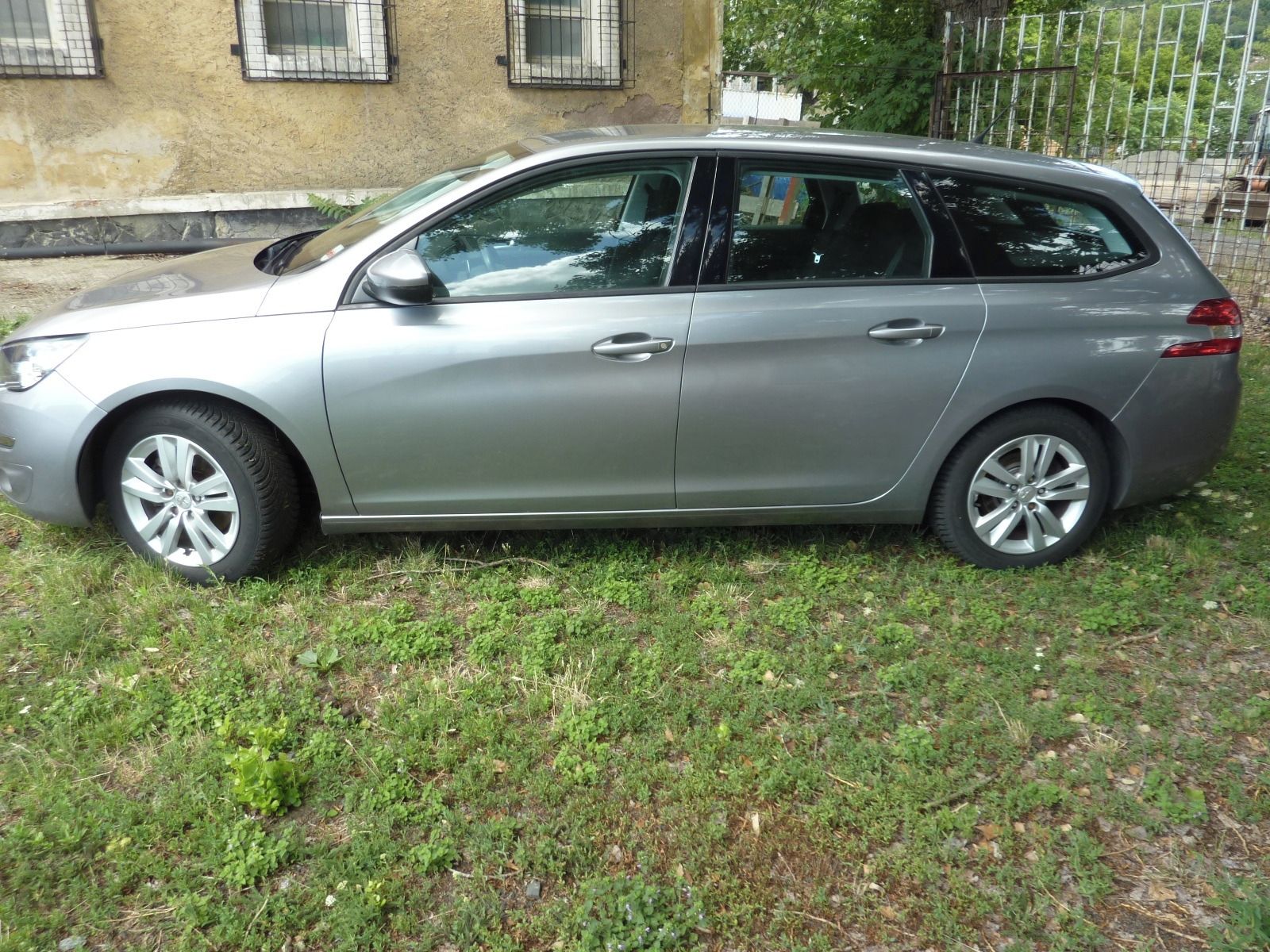 Peugeot 308, Peugeot SW 1.2 12V   96KW - fotka 3