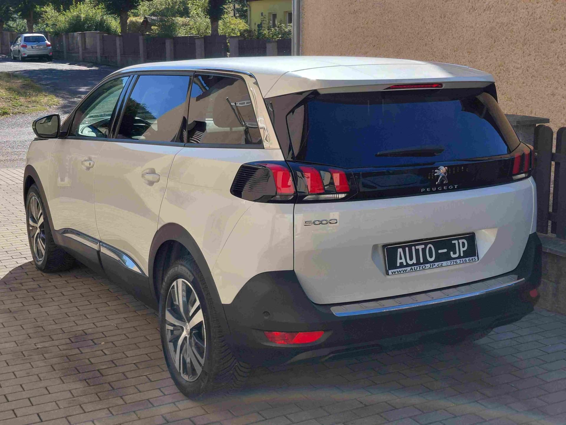 Peugeot 5008, 1,2PT EAT8 ALLURE - fotka 5