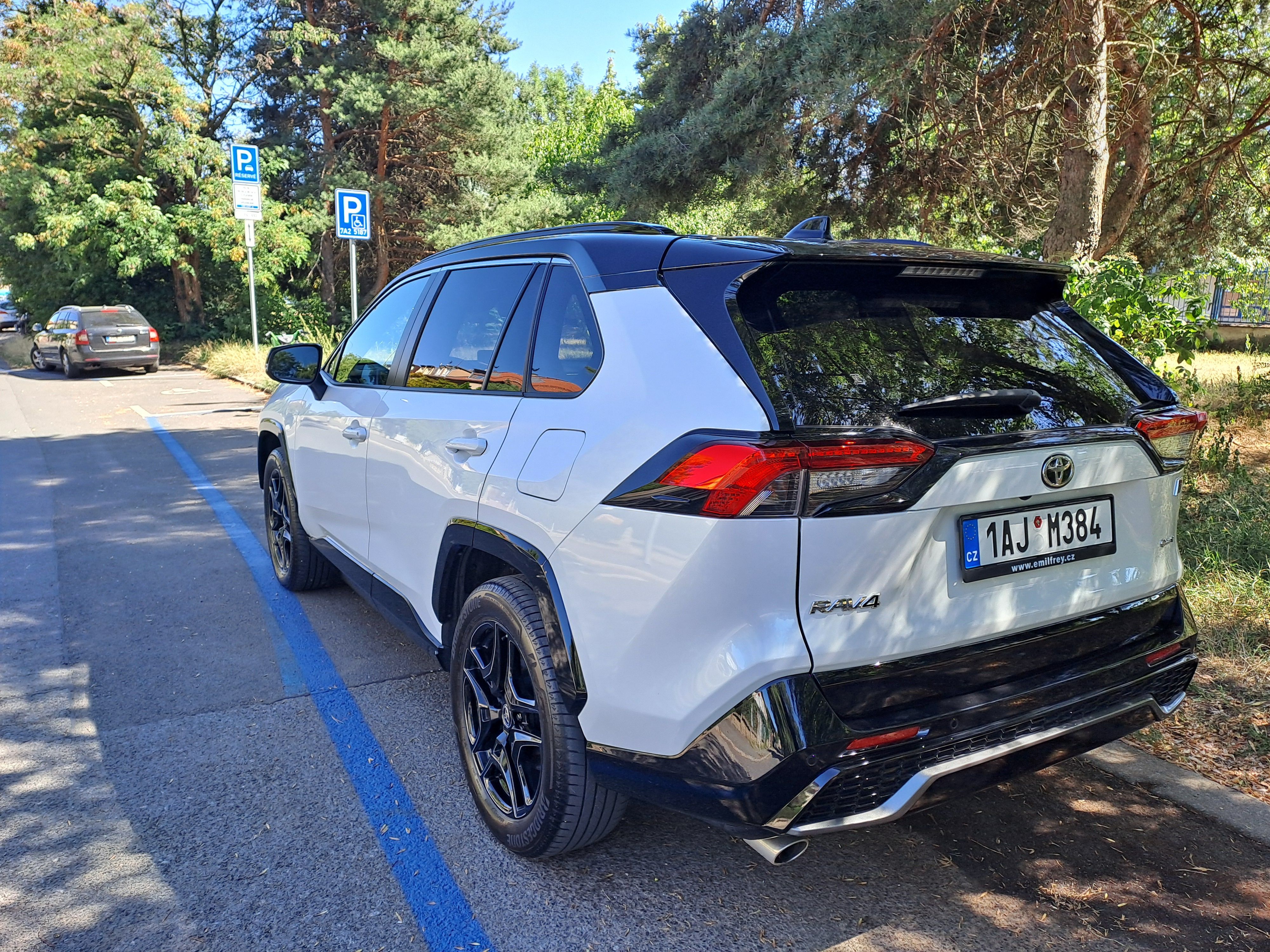 Toyota Rav4, 2,5 Hybrid GR! - fotka 4