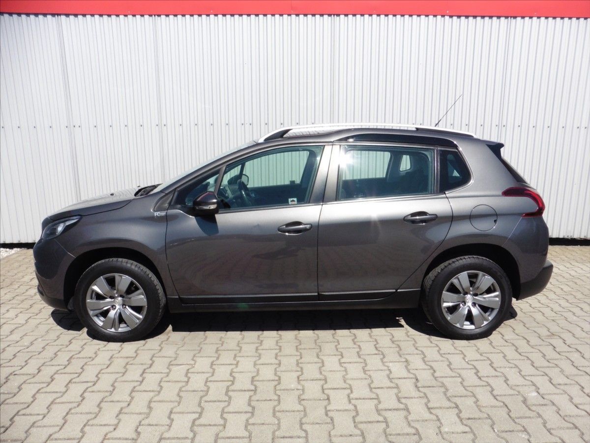 Peugeot 2008, 1,2 PureTech, Navi, 1.maj.. - fotka 2