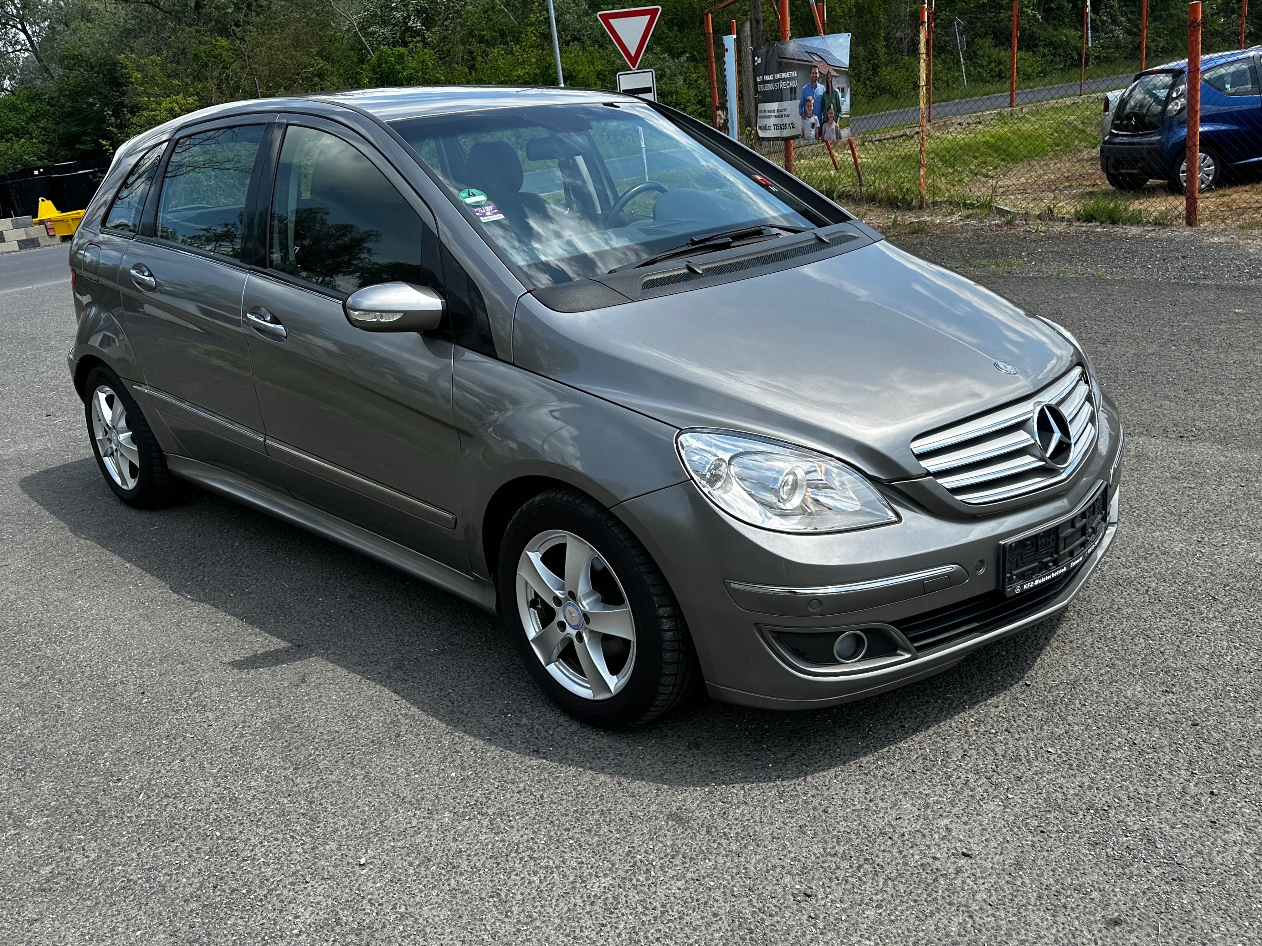 Mercedes-Benz Třídy B, B 170, automat, stk, klima - fotka 2