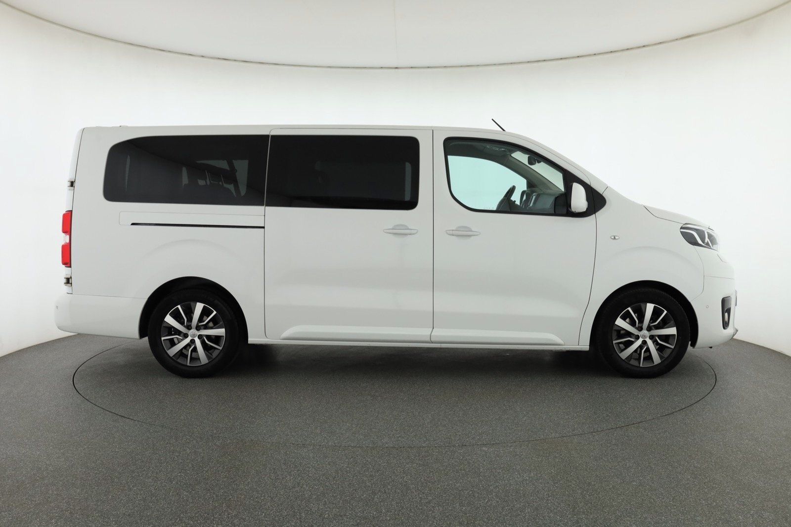 Toyota Proace Verso, 2.0 D-4D, 8 míst, L2, Automat - fotka 6