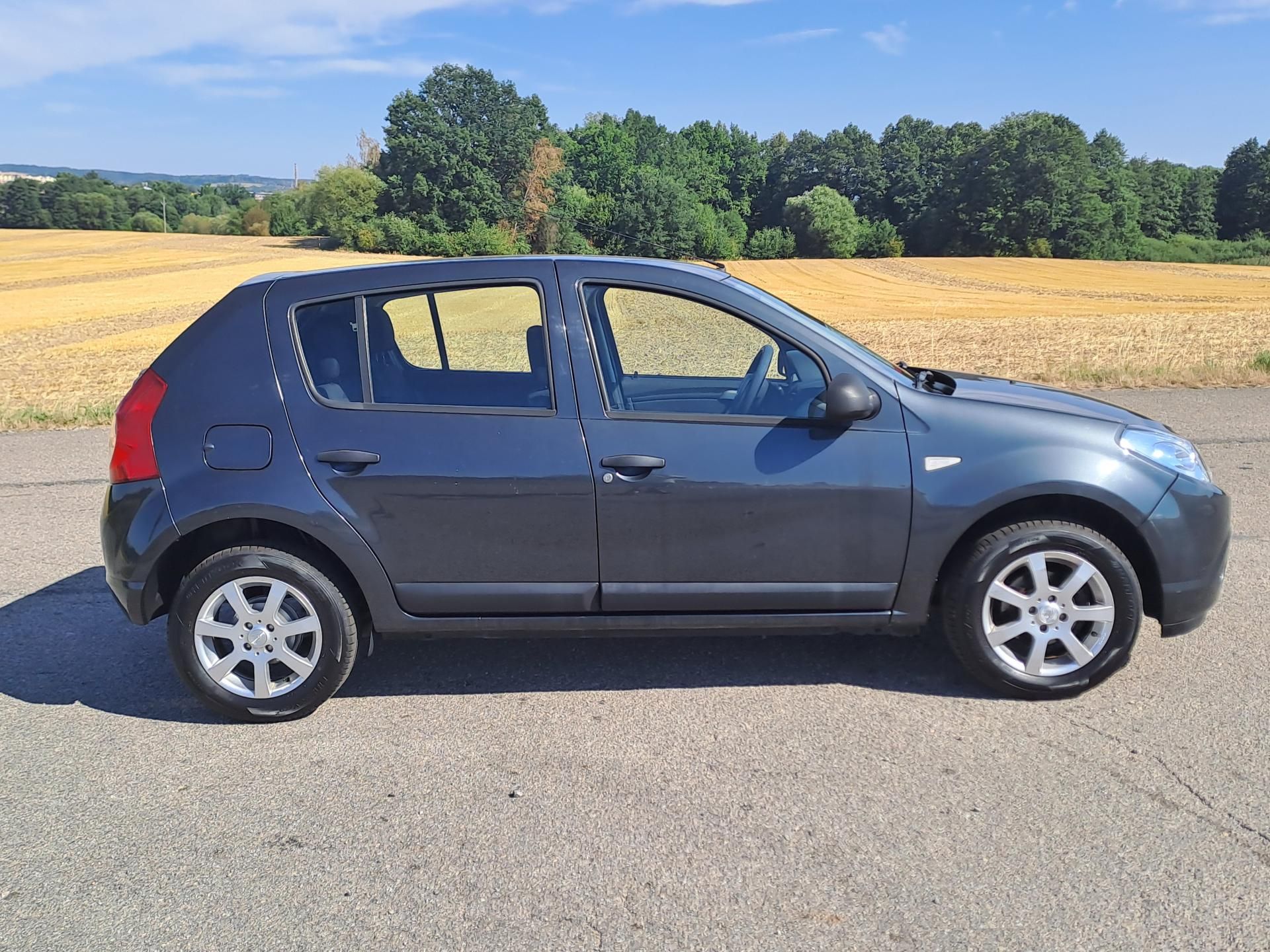 Dacia Sandero, 1.4 2xKOLA, PĚKNÝ STAV - fotka 4