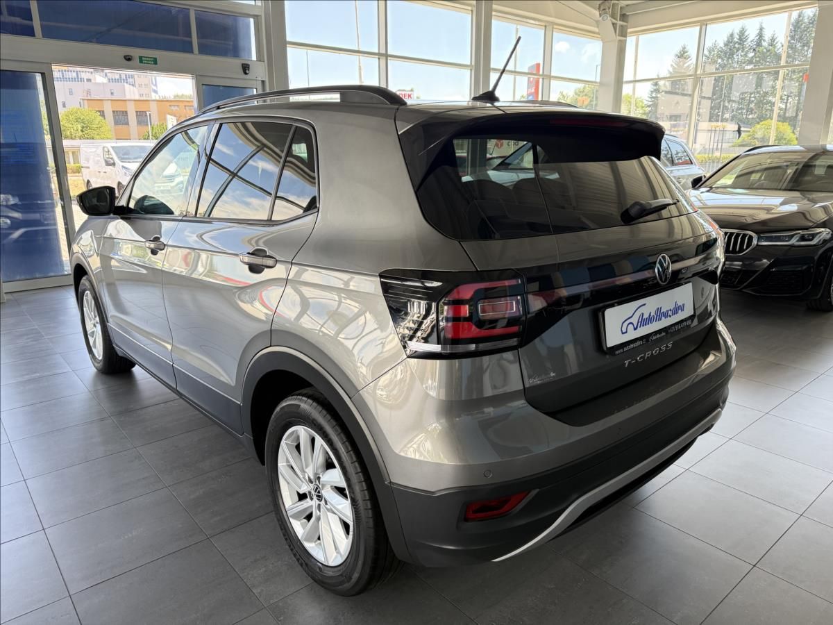 Volkswagen T-Cross, 1,0   TSI 81kW,DSG,1.MAJ,SERVI - fotka 4