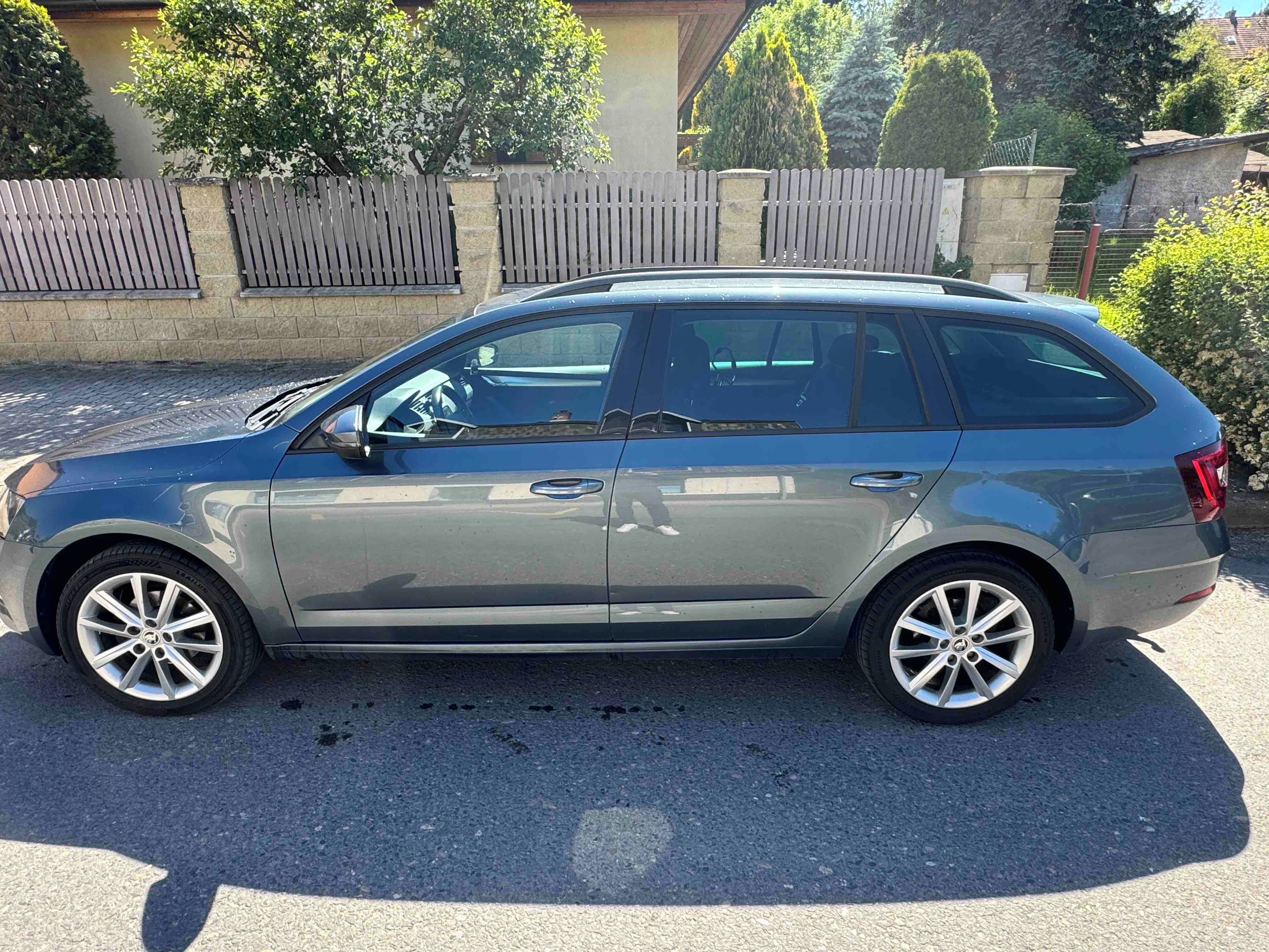 Škoda Octavia - fotka 2