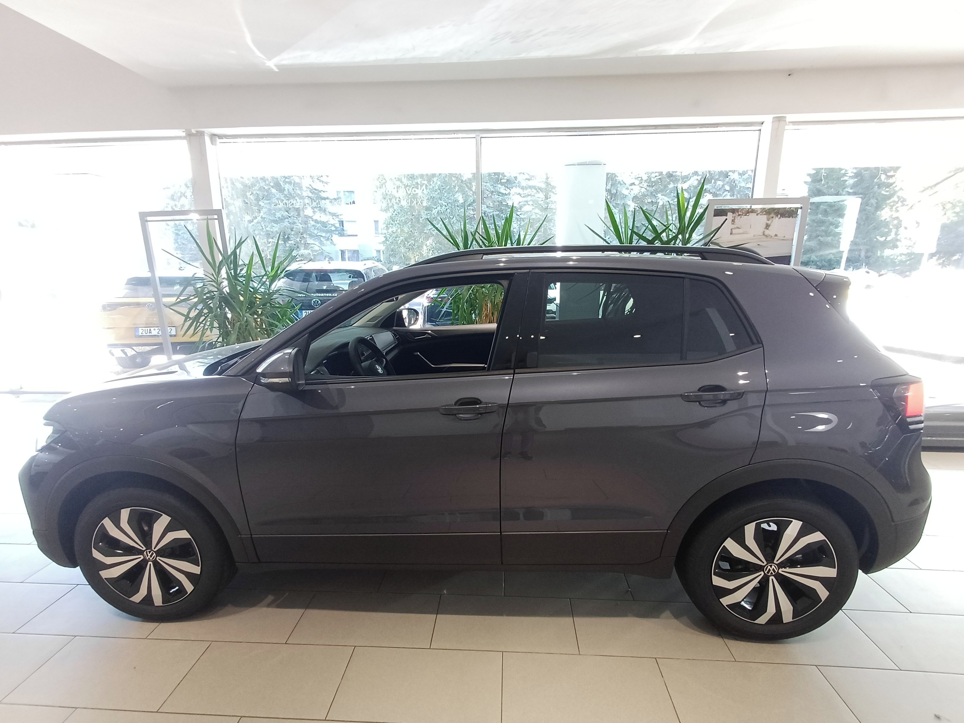 Volkswagen T-Cross, VW T-CROSS LOVE,1.0TSI 85kW - fotka 3