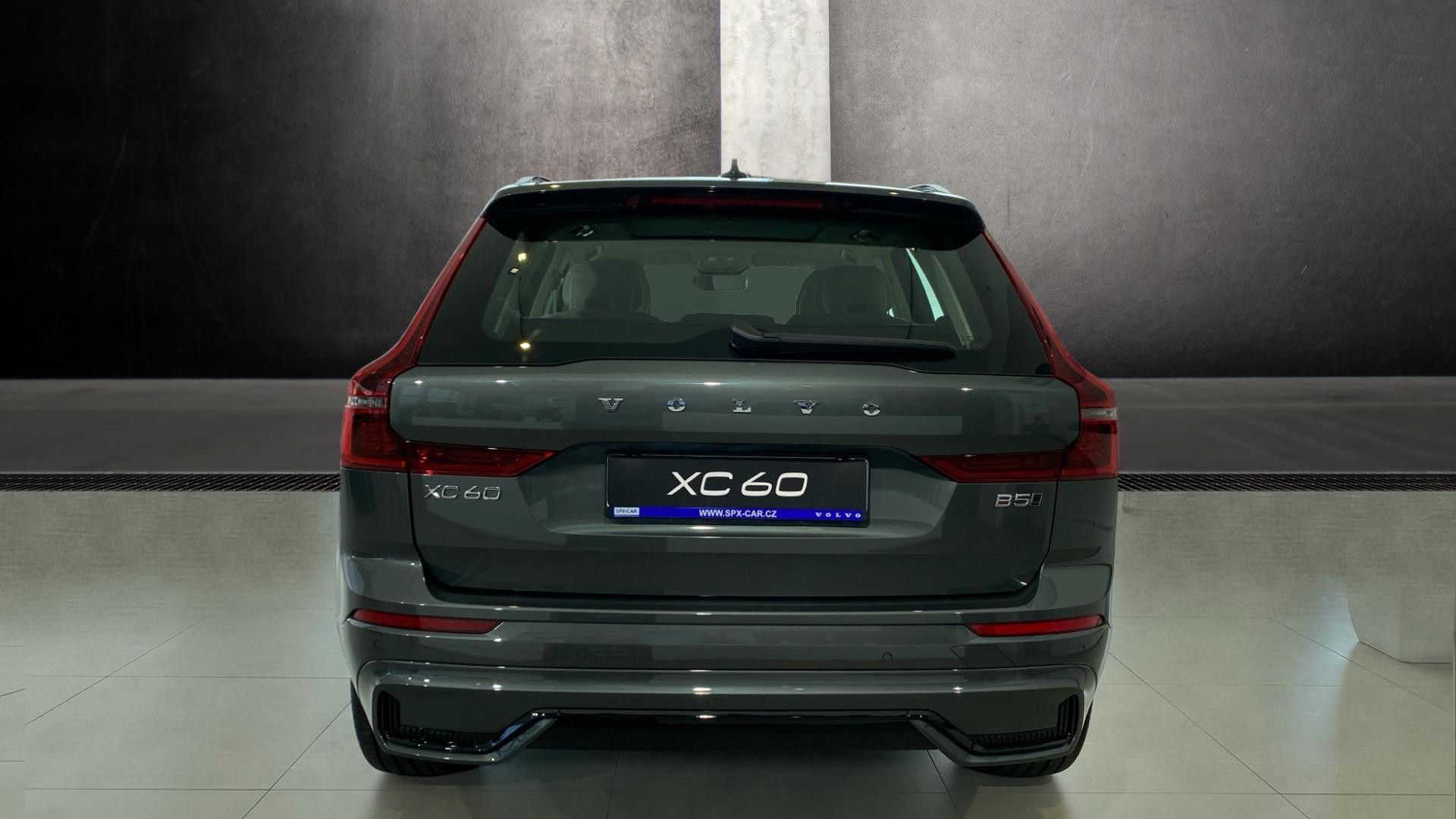 Volvo XC60, ULTRA DARK, B5 AWD, 184+10 kW - fotka 6
