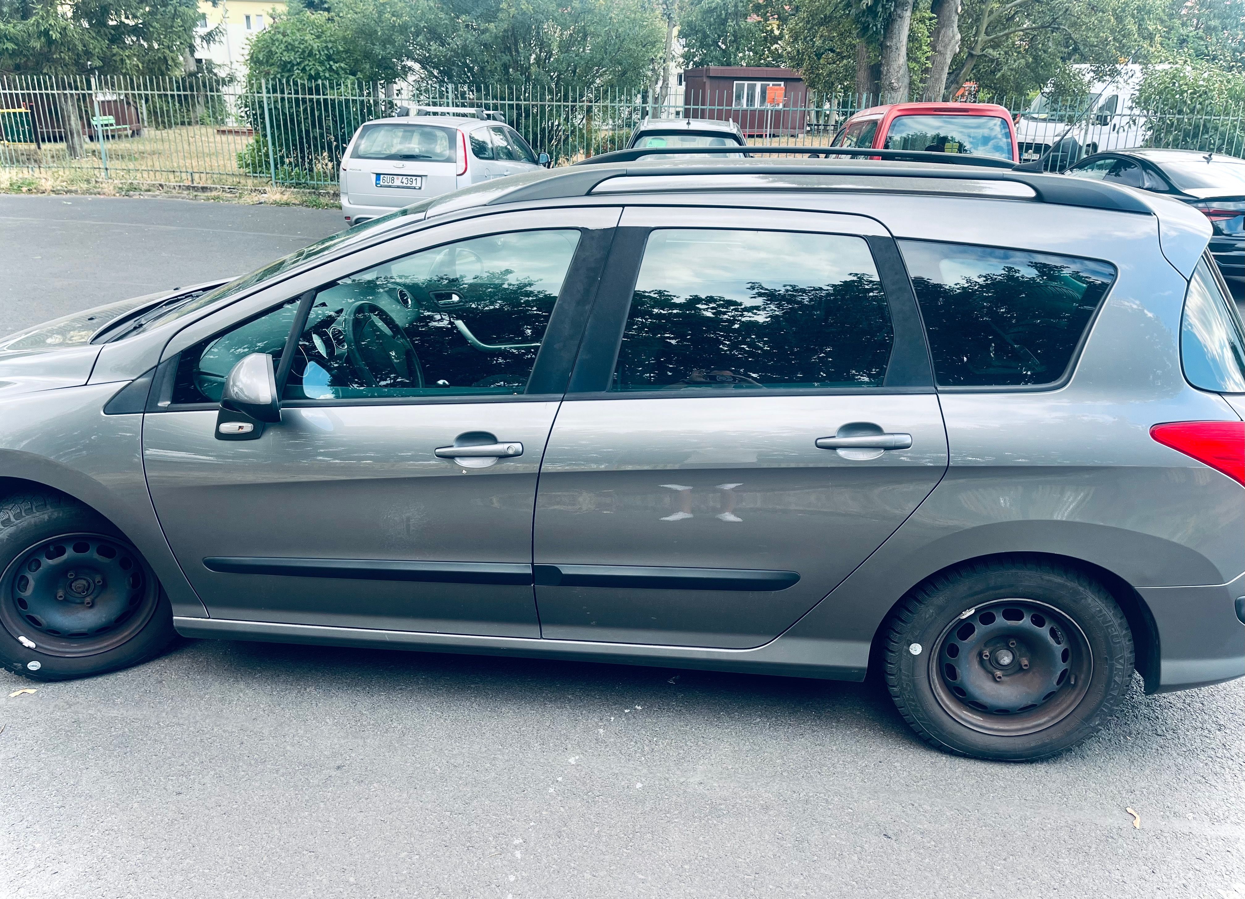 Peugeot 308, Peugeot 308 SW (kombi)1,6, ben - fotka 4
