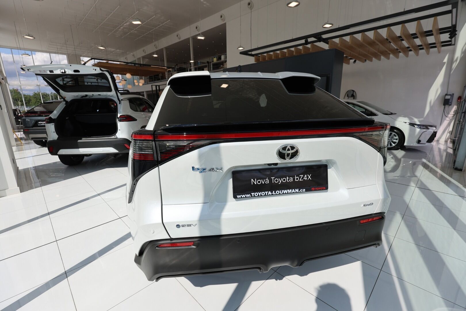 Toyota bZ4X, Executive AWD 73.1 kWh - fotka 4