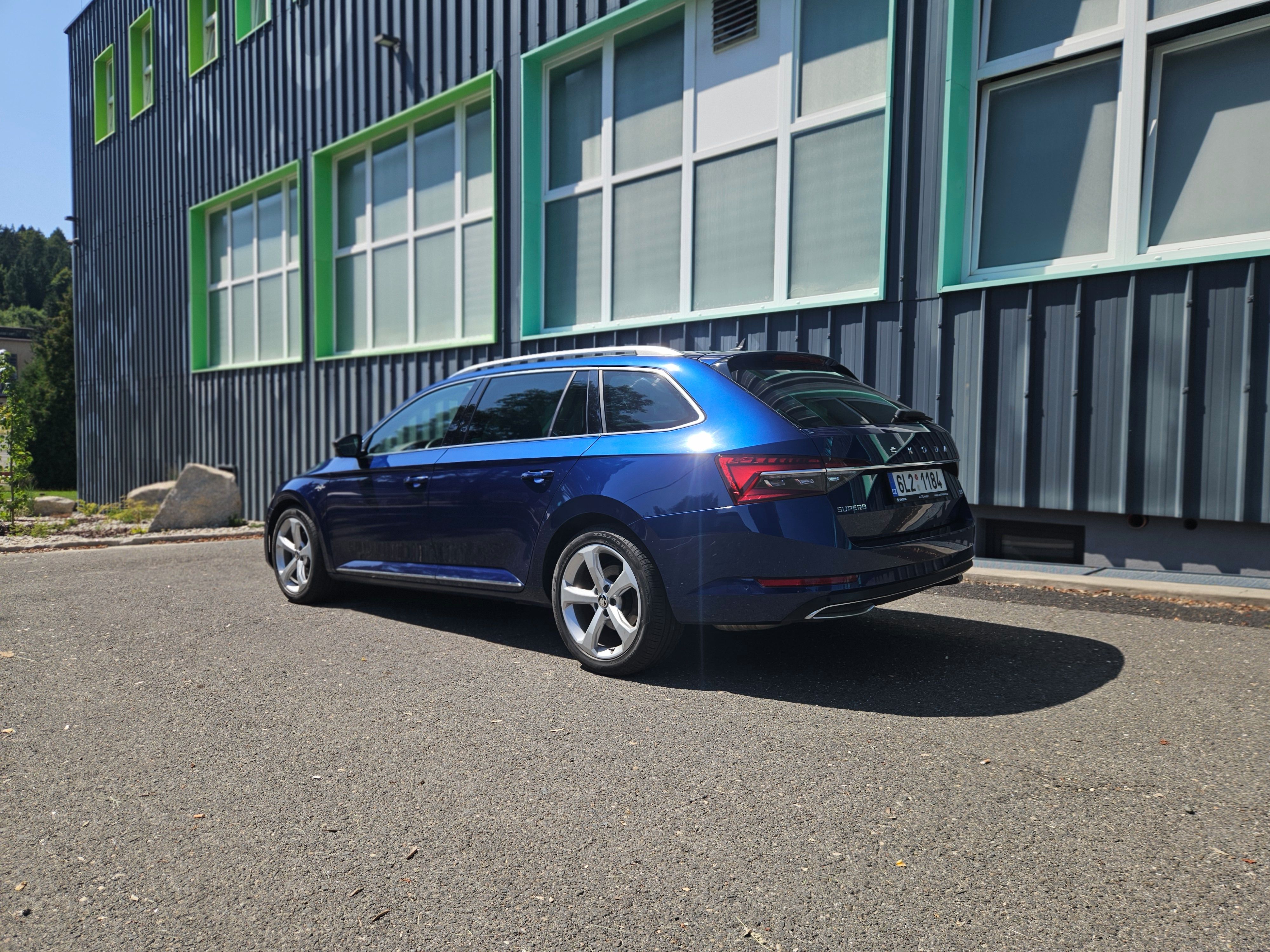 Škoda Superb, Combi Laurin Klement 4x4 DSG - fotka 4