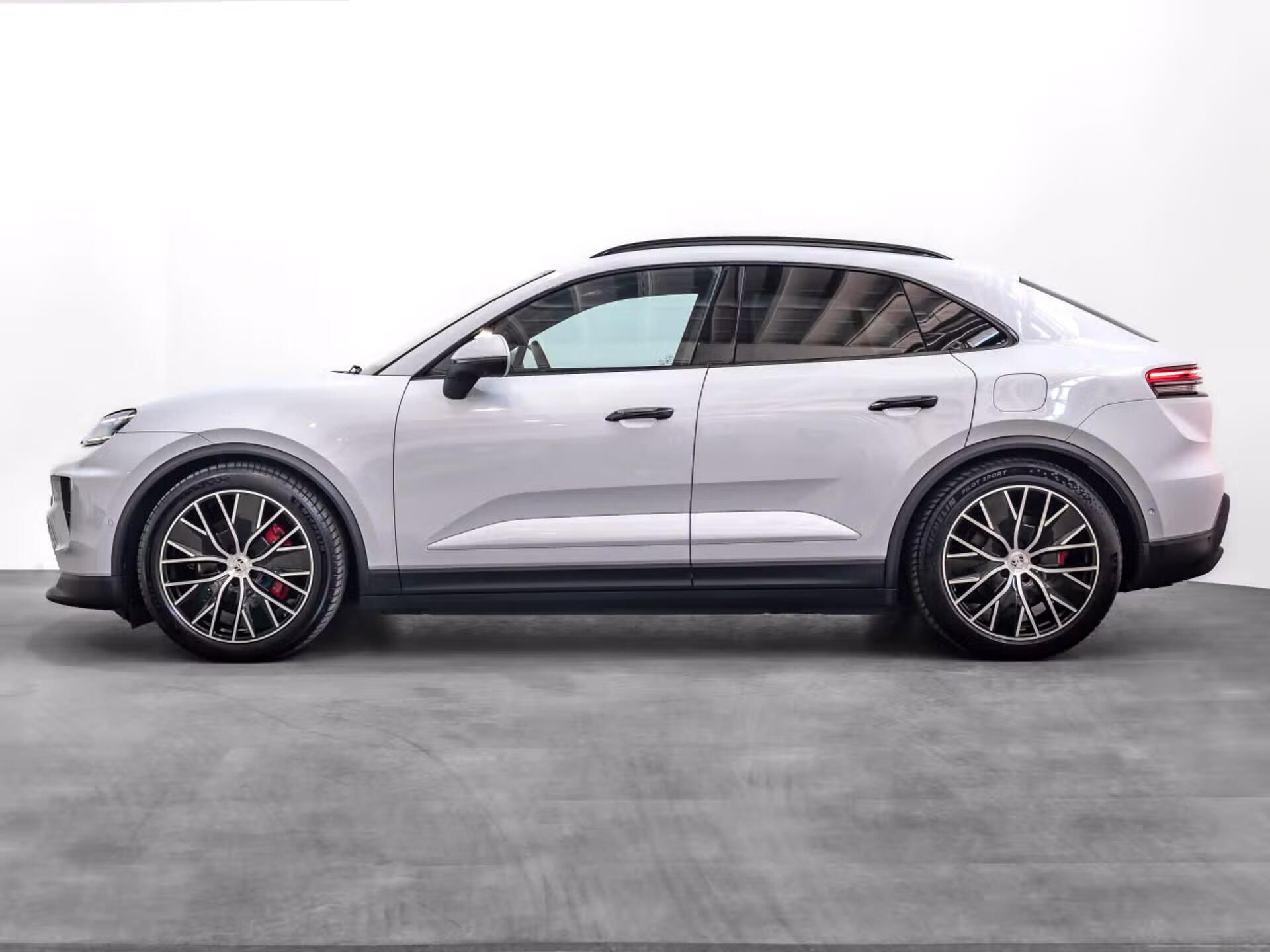 Porsche Macan, 4S PASM InnoDrive 360 Pano Ven - fotka 3
