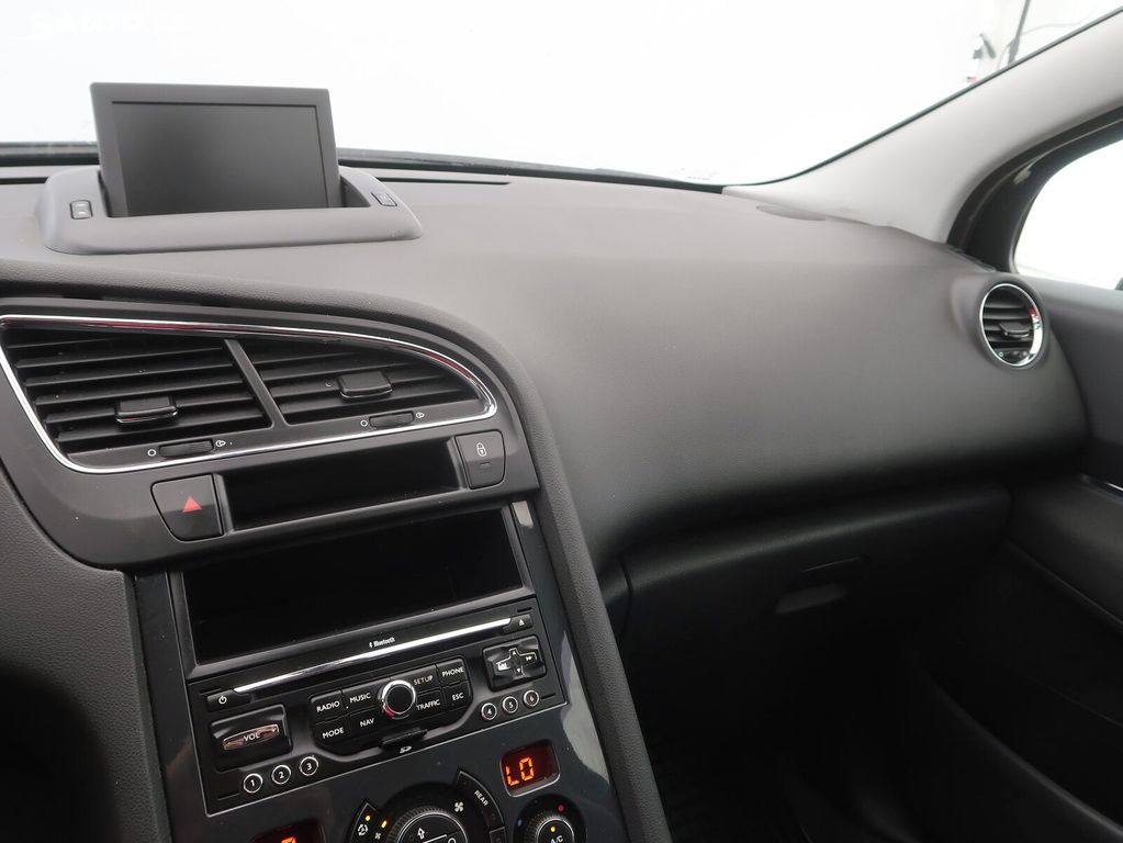 Peugeot 5008 2012 من جمهورية التشيك
