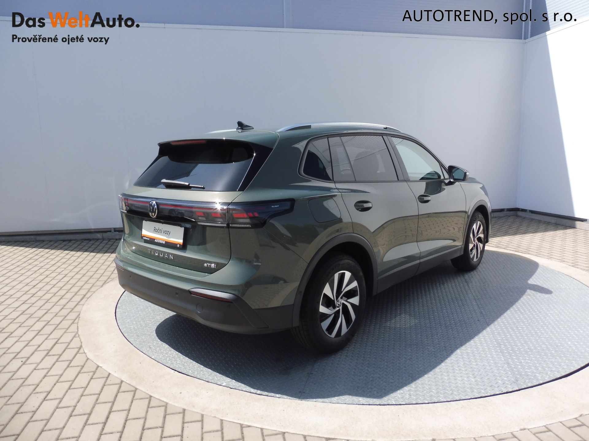 Volkswagen Tiguan, People 1,5 eTSI 96kW mHEV DSG - fotka 2