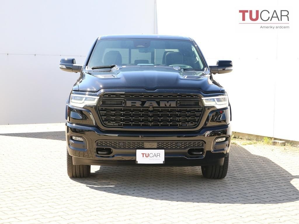 RAM 1500, Limited 5.7 V8 2026 RED