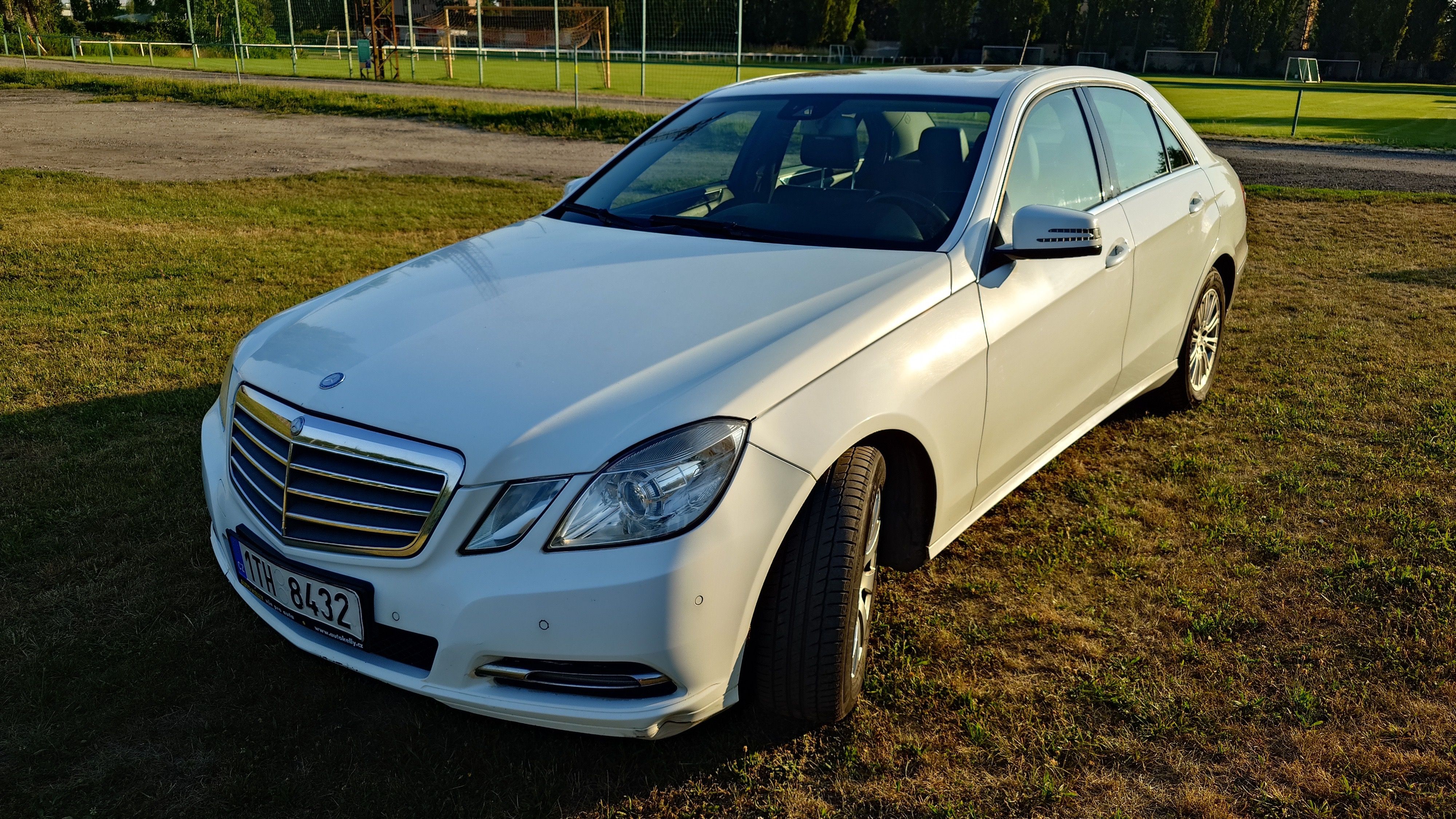 Mercedes-Benz Třídy E, vestavěné dětské podsedáky - fotka 2