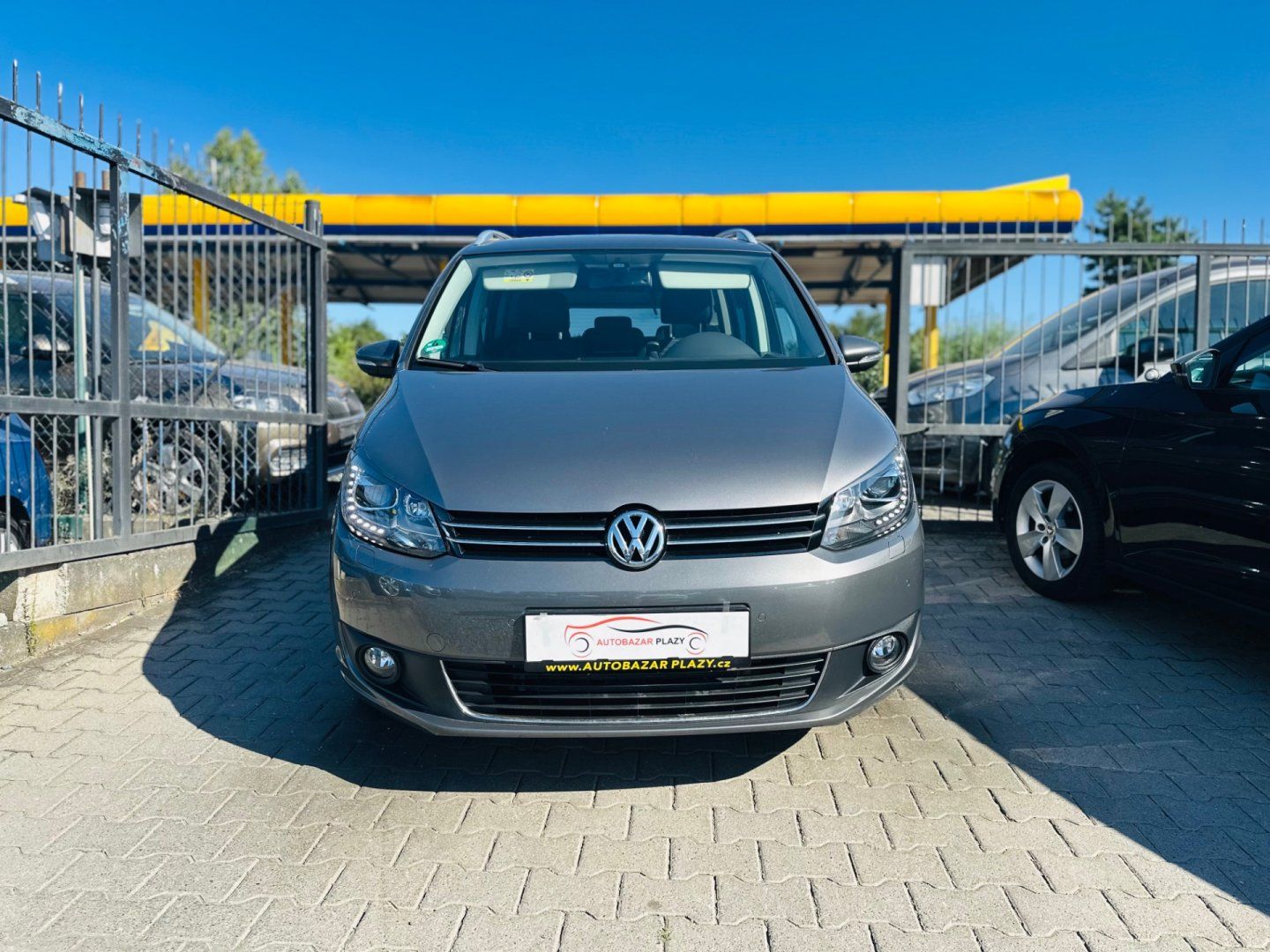 Volkswagen Touran, 2.0TDi WEBASTO,NAVI,SERVIS - fotka 2