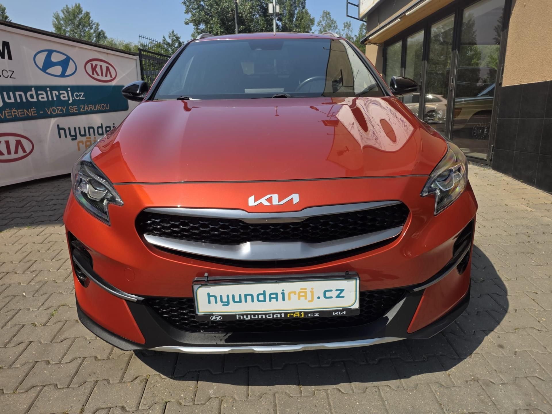 Kia XCee´d, 1.5-NAVI-KAMERA-V ZÁRUCE - fotka 3